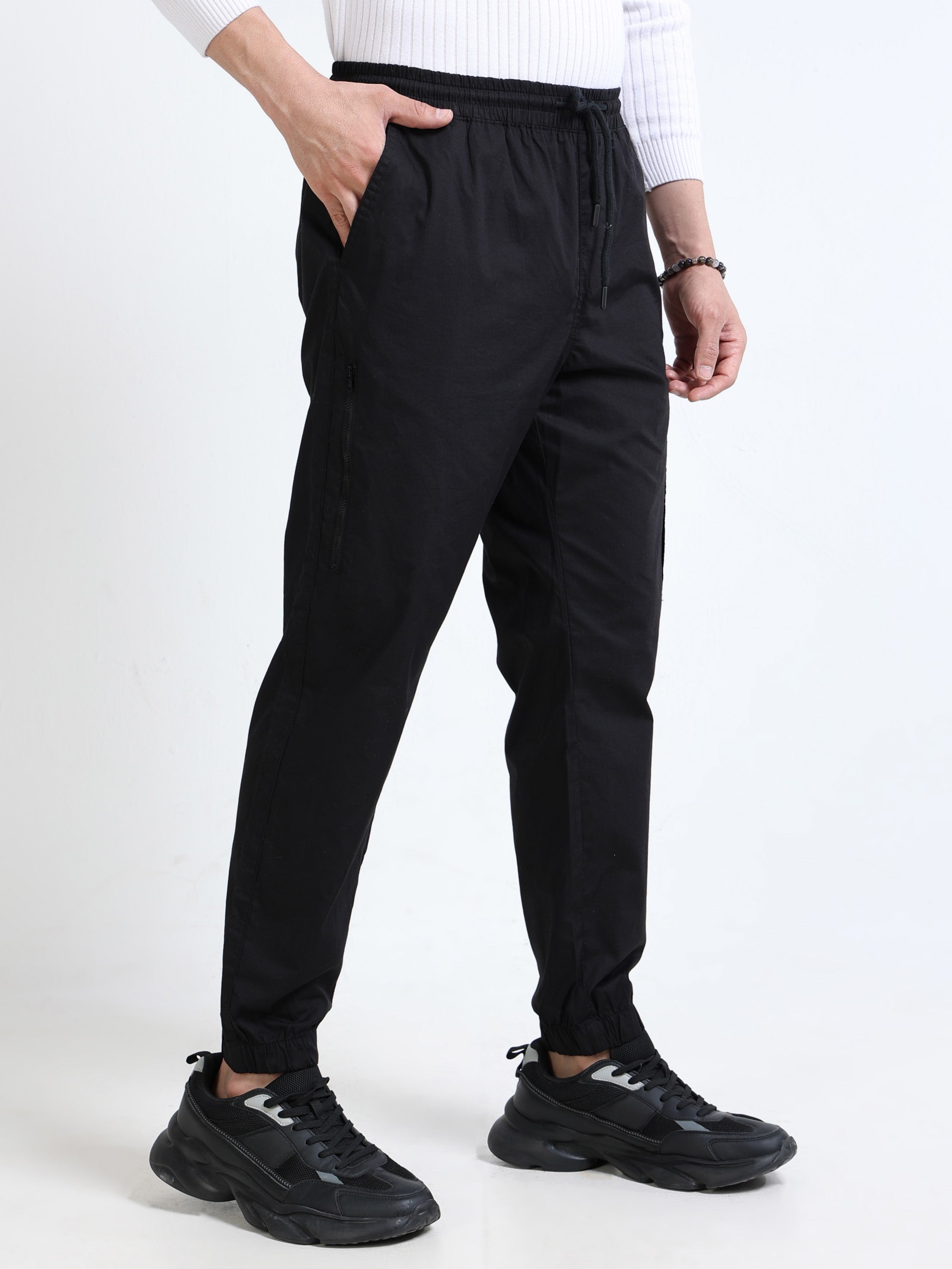 Men Black Regular Fit Cargo Jogger Pants