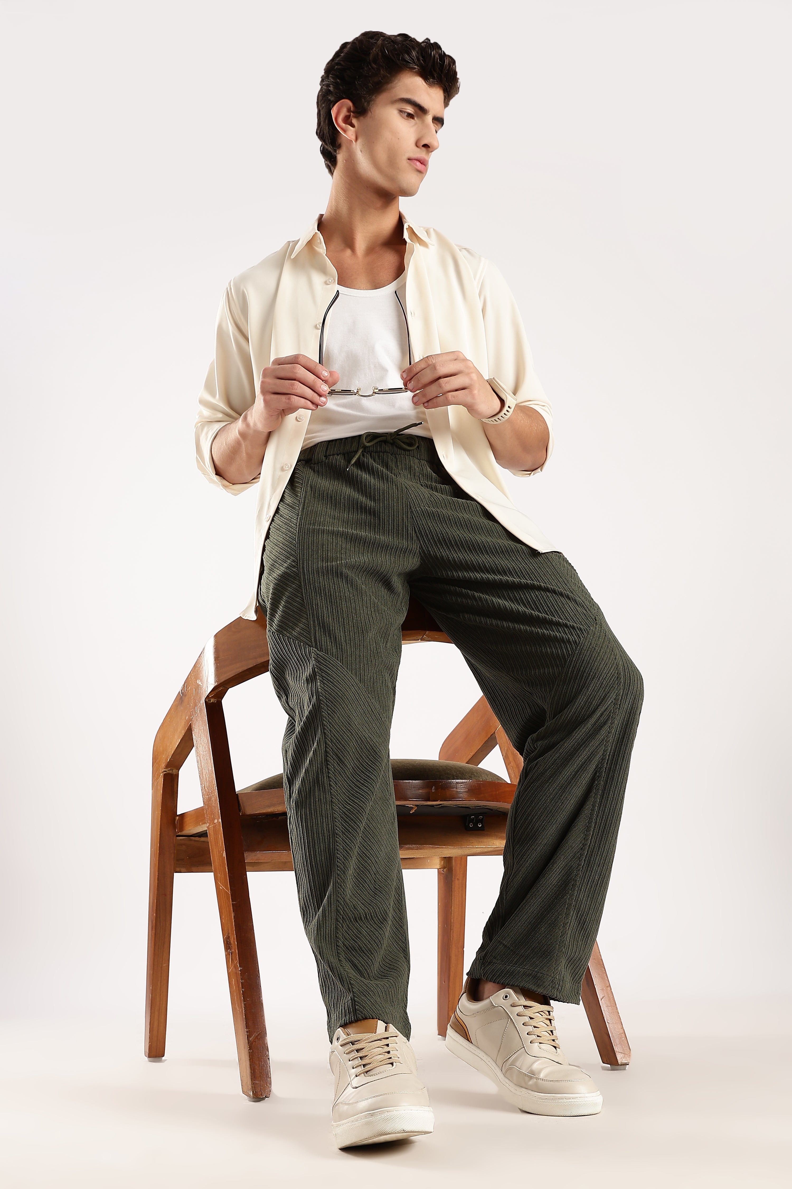 Men Green Textured Drawcord Trousers