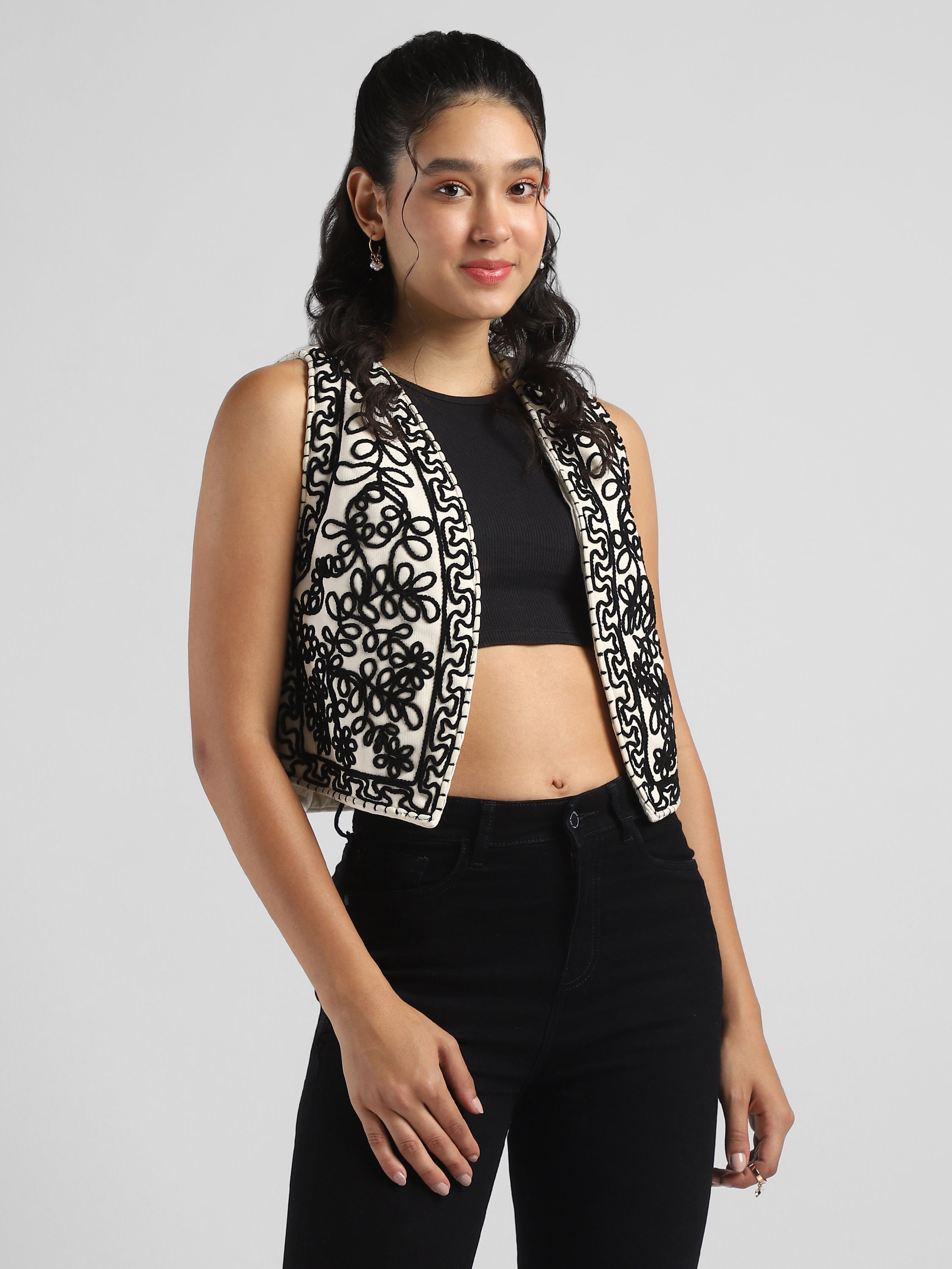 Women White Embroidered Vest Jacket