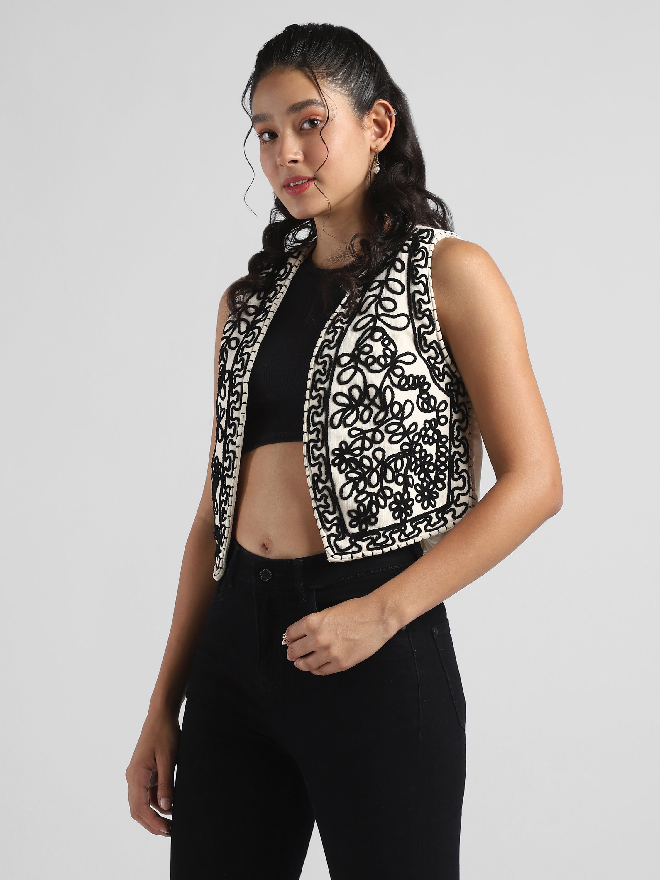 Women White Embroidered Vest Jacket