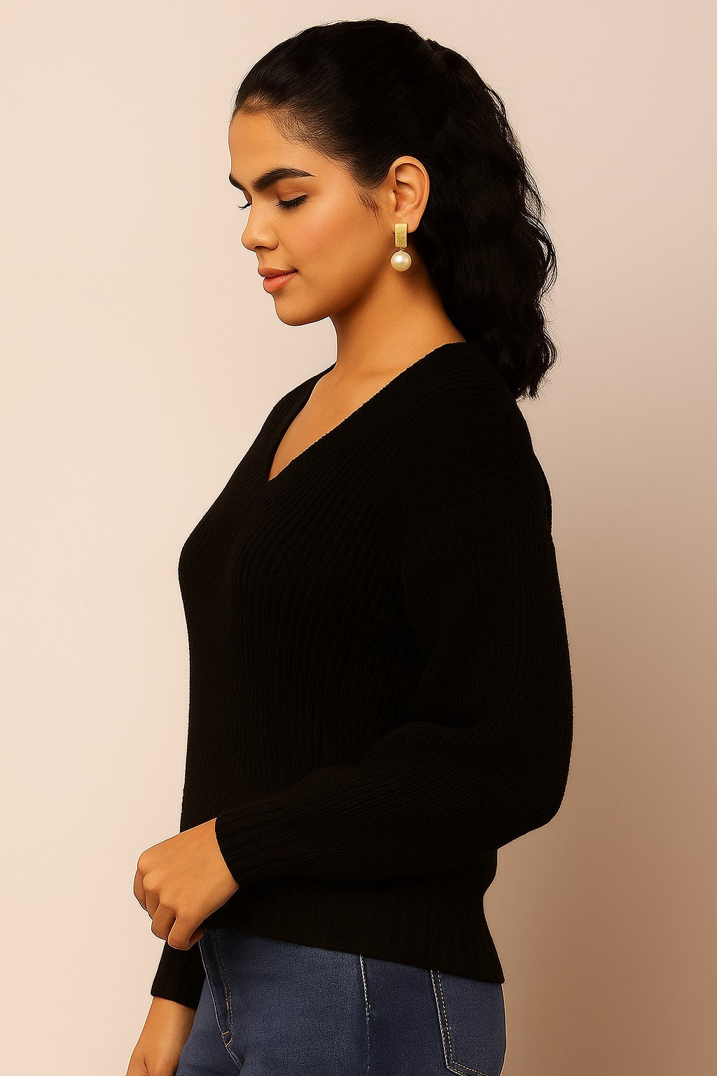 Women Black Full Sleeve Knitted Sweater