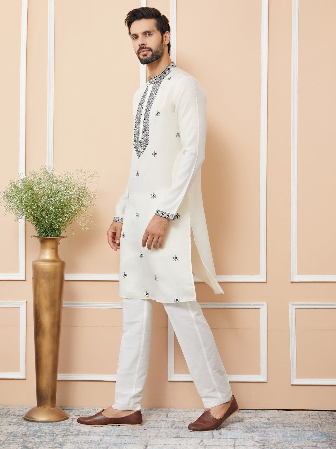Men Cream Embroidered Chanderi Silk Straight Kurta