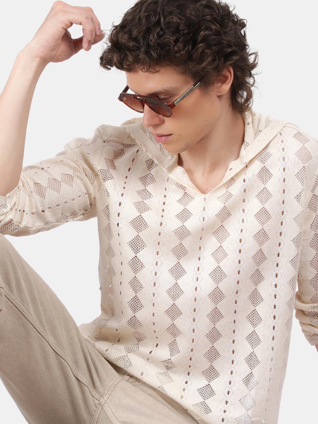 Men Cream Regular Fit Spread Collar Full Sleeve Hoodie