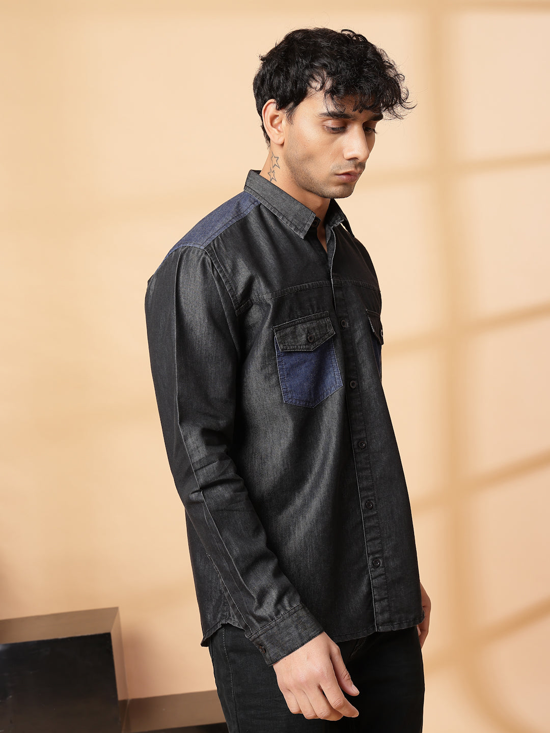 Men Classic Cutaway Denim Shirt