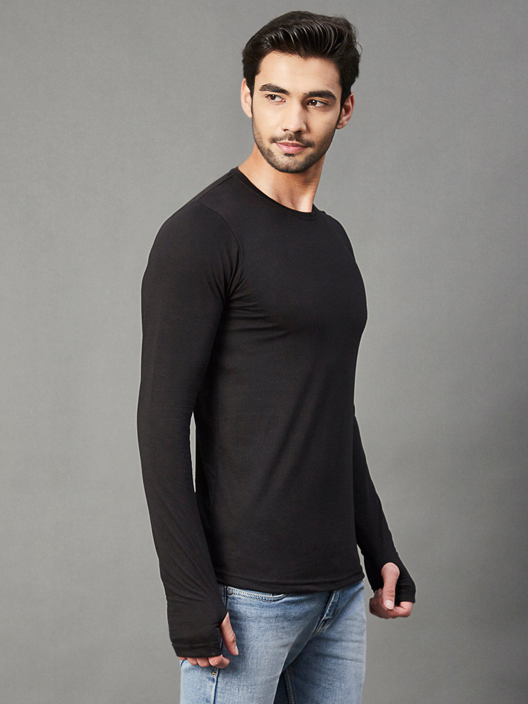 Men Black Thumbhole Round Neck Full Sleeve T-Shirt