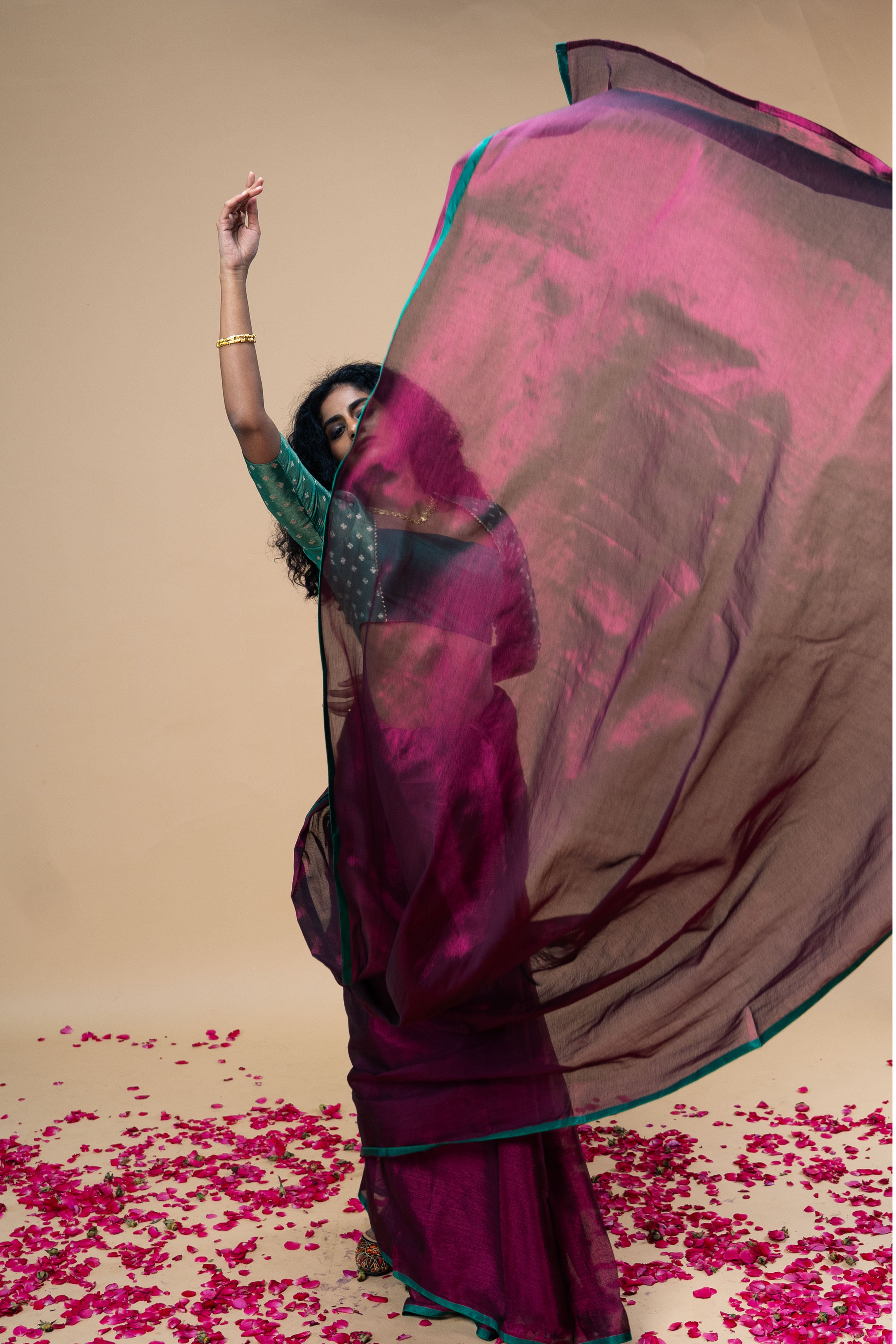 DIVIJA I Dark Pink handwoven tissue saree with green border
