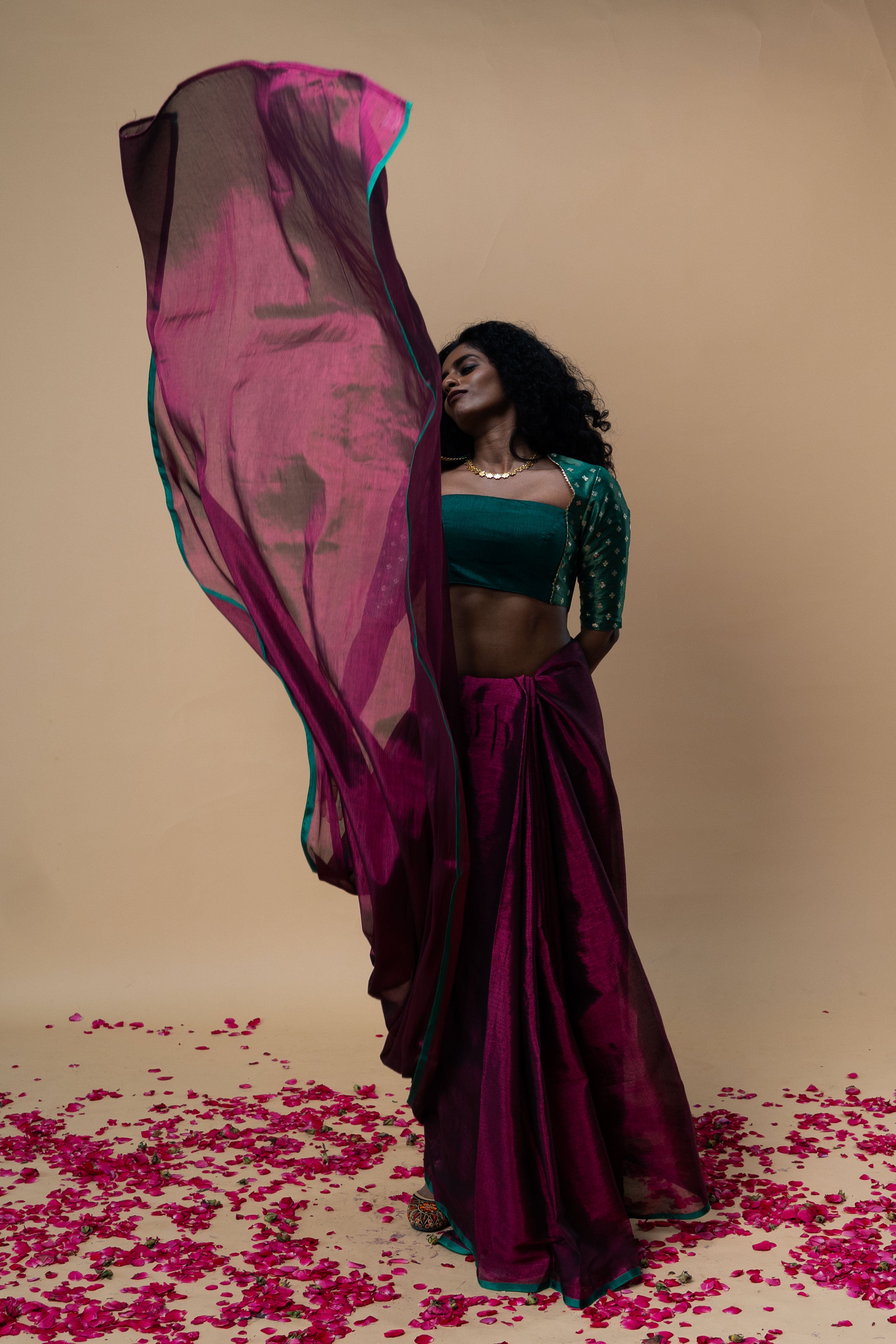 DIVIJA I Dark Pink handwoven tissue saree with green border