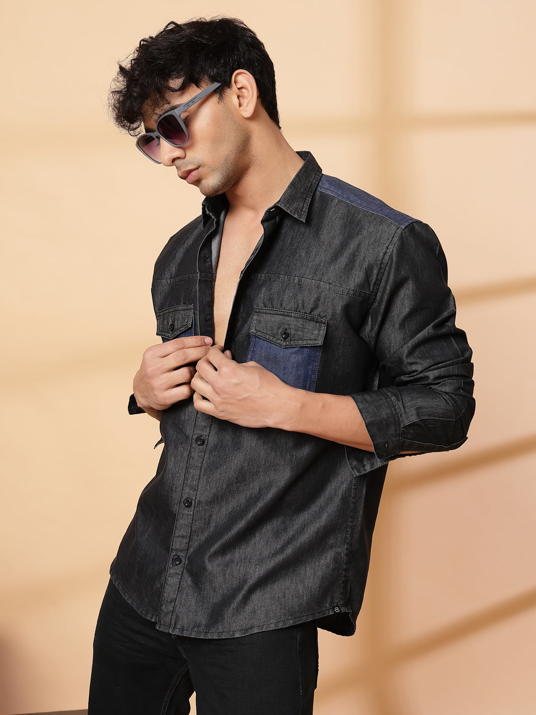 Men Classic Cutaway Denim Shirt