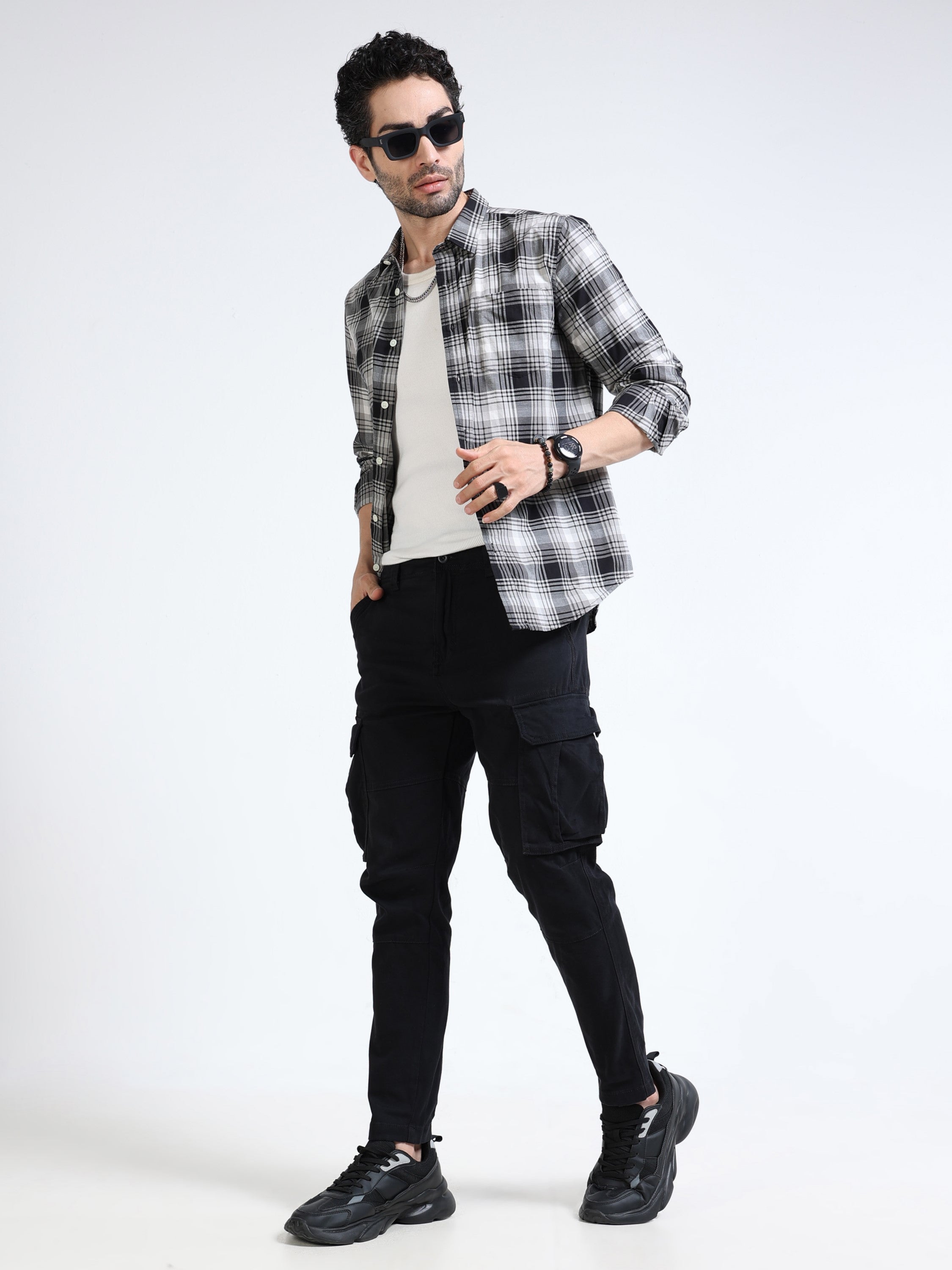 Men Black Mid Rise Cargo Pants