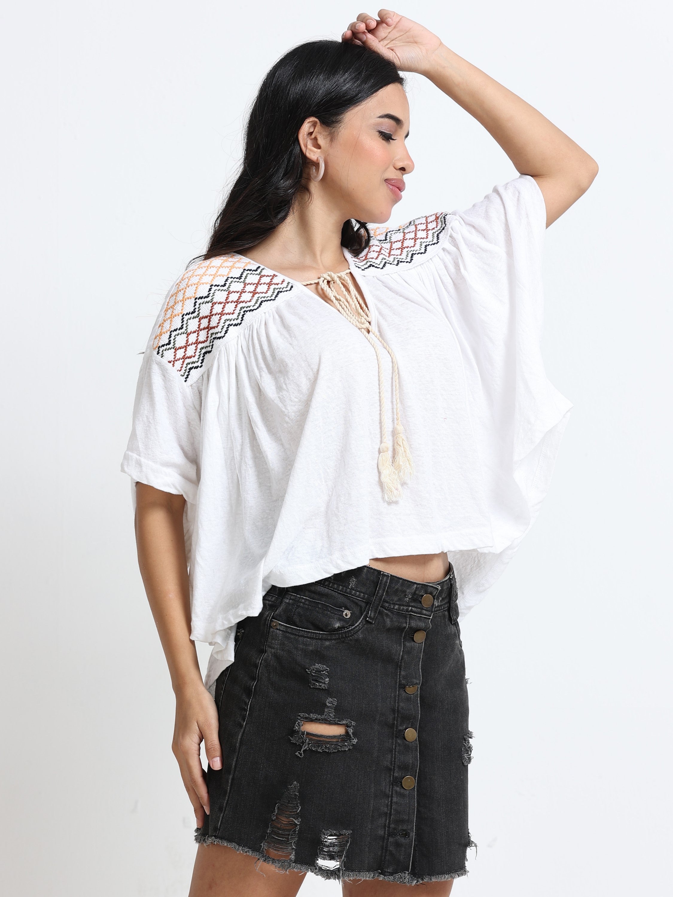 Women Trim Tassel Tie V-Neck Embroidery Top