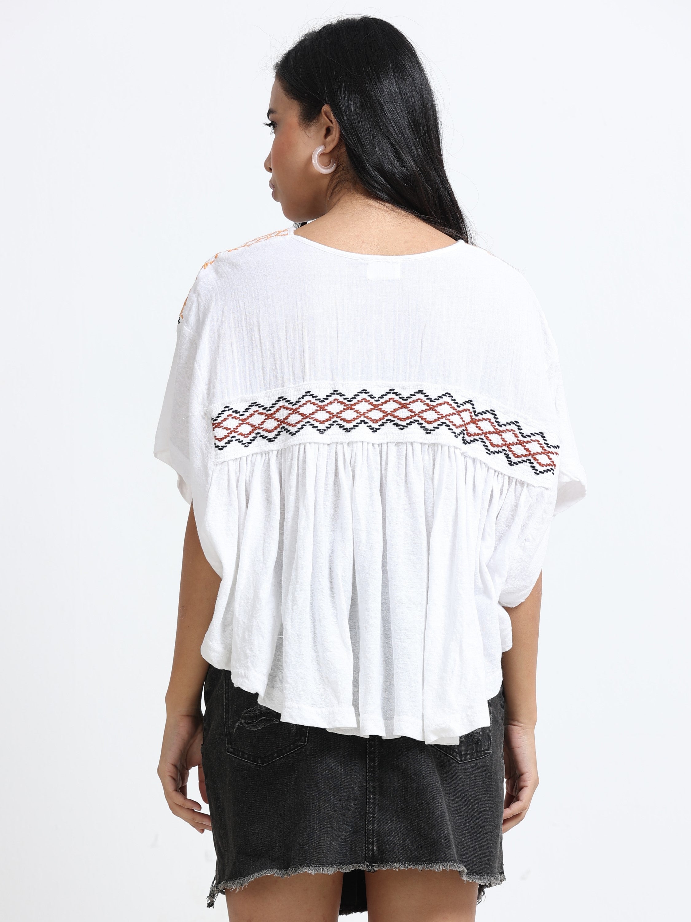 Women Trim Tassel Tie V-Neck Embroidery Top