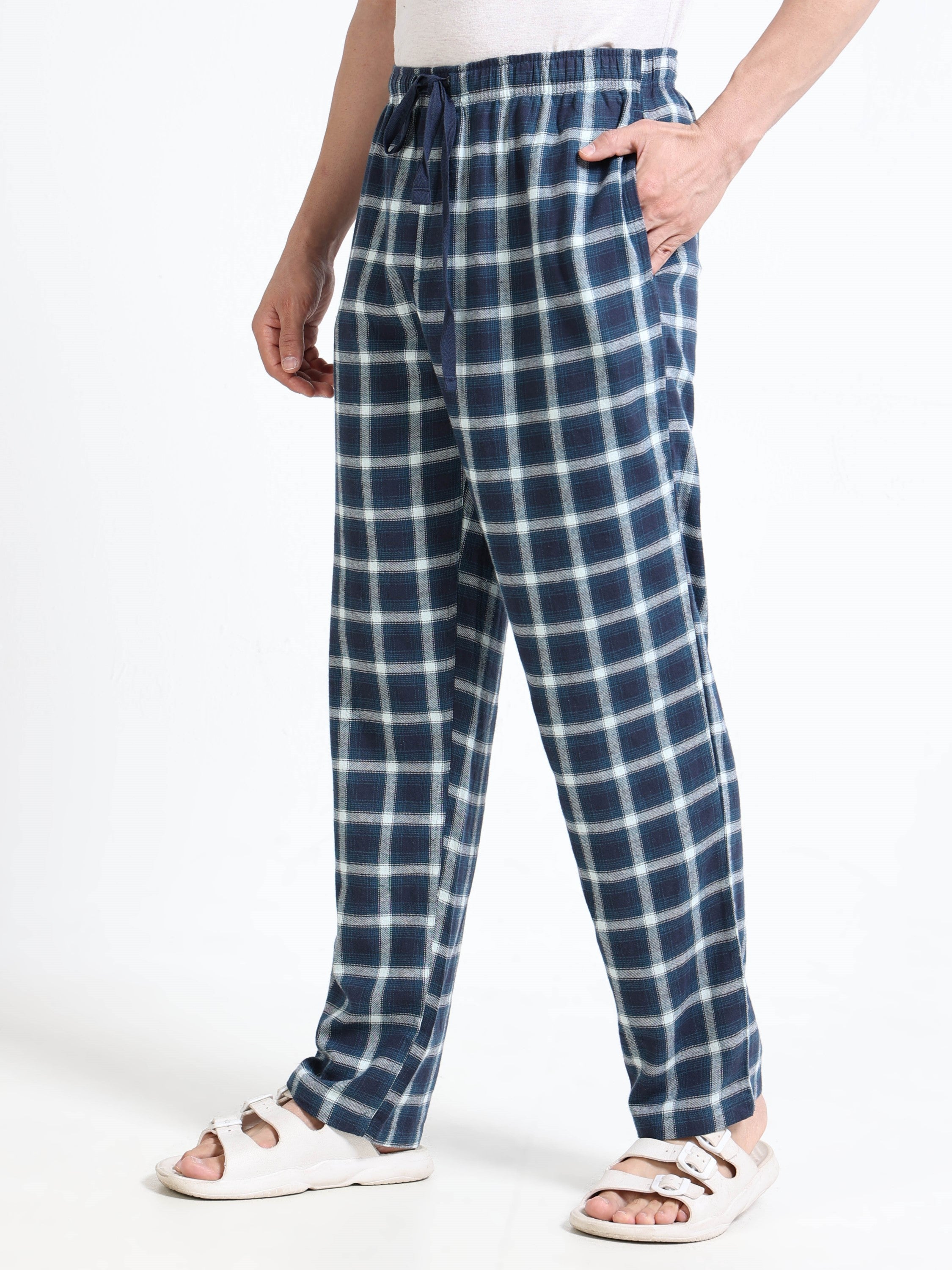Men Blue & White Plaid Pants
