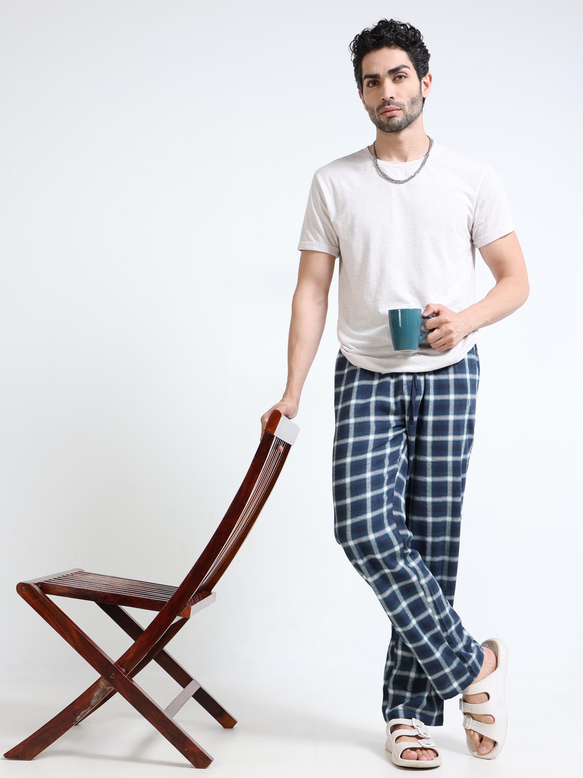Men Blue & White Plaid Pants