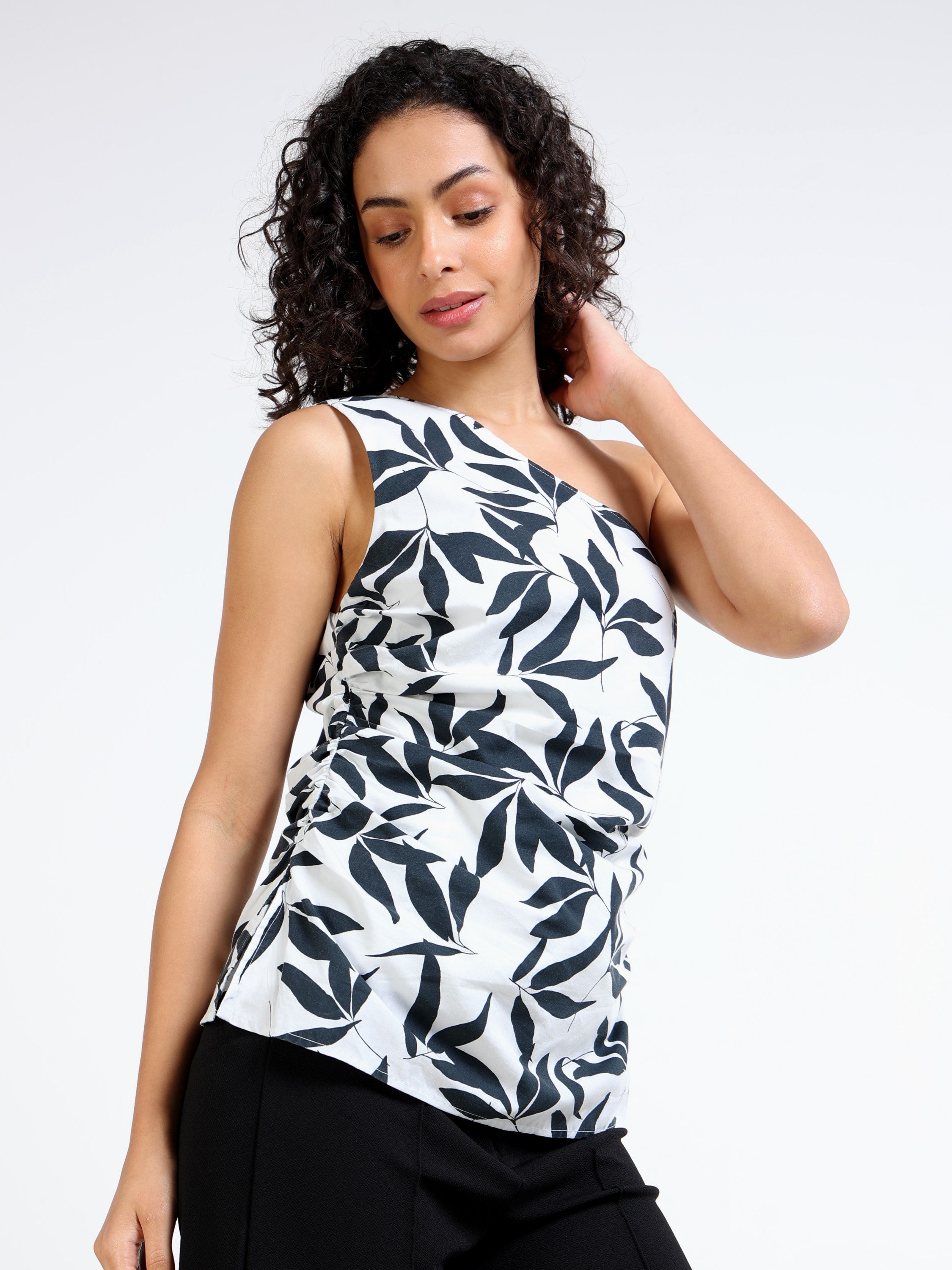 Women Black Casual One Shoulder Sleevless Top