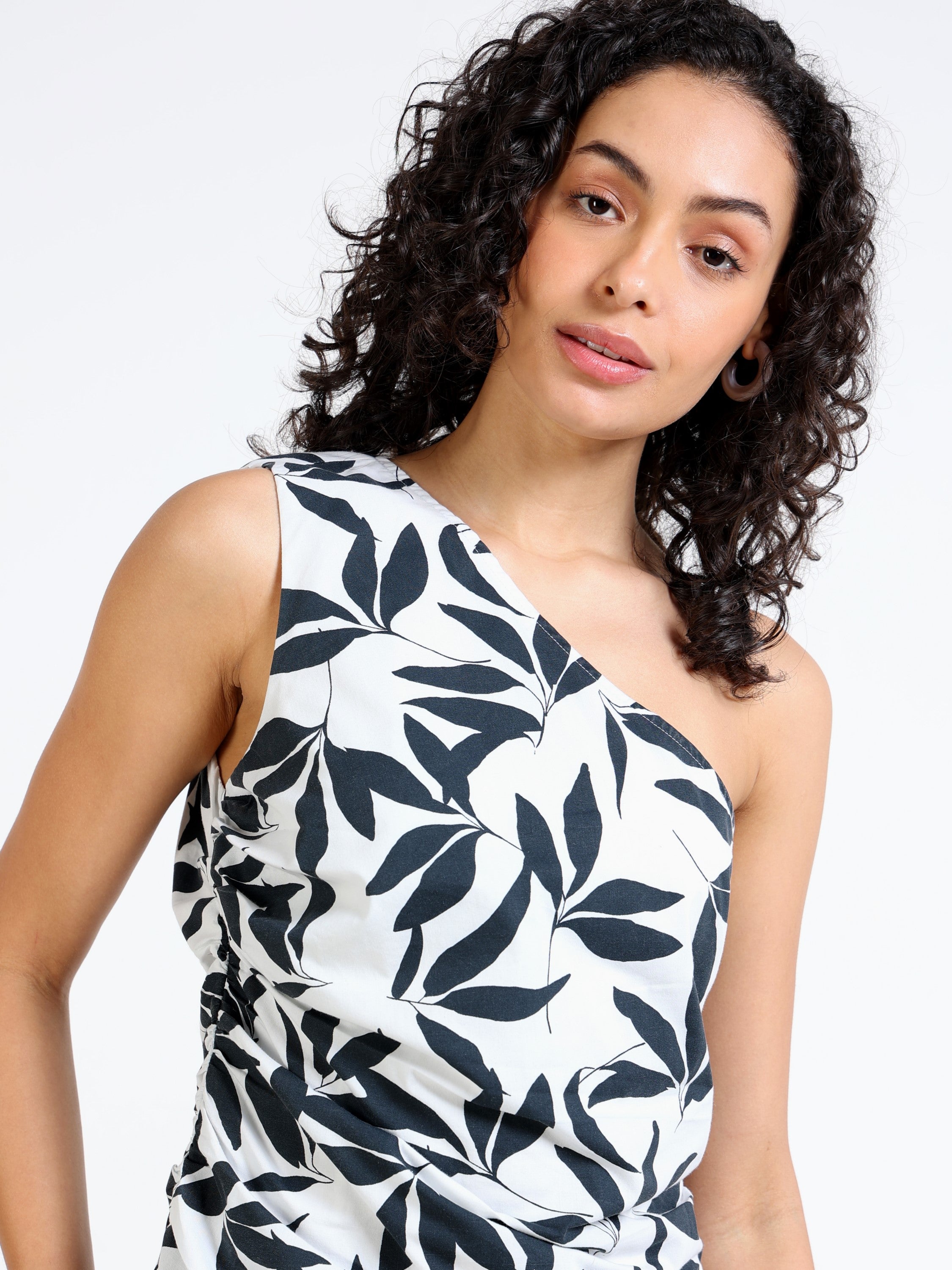 Women Black Casual One Shoulder Sleevless Top