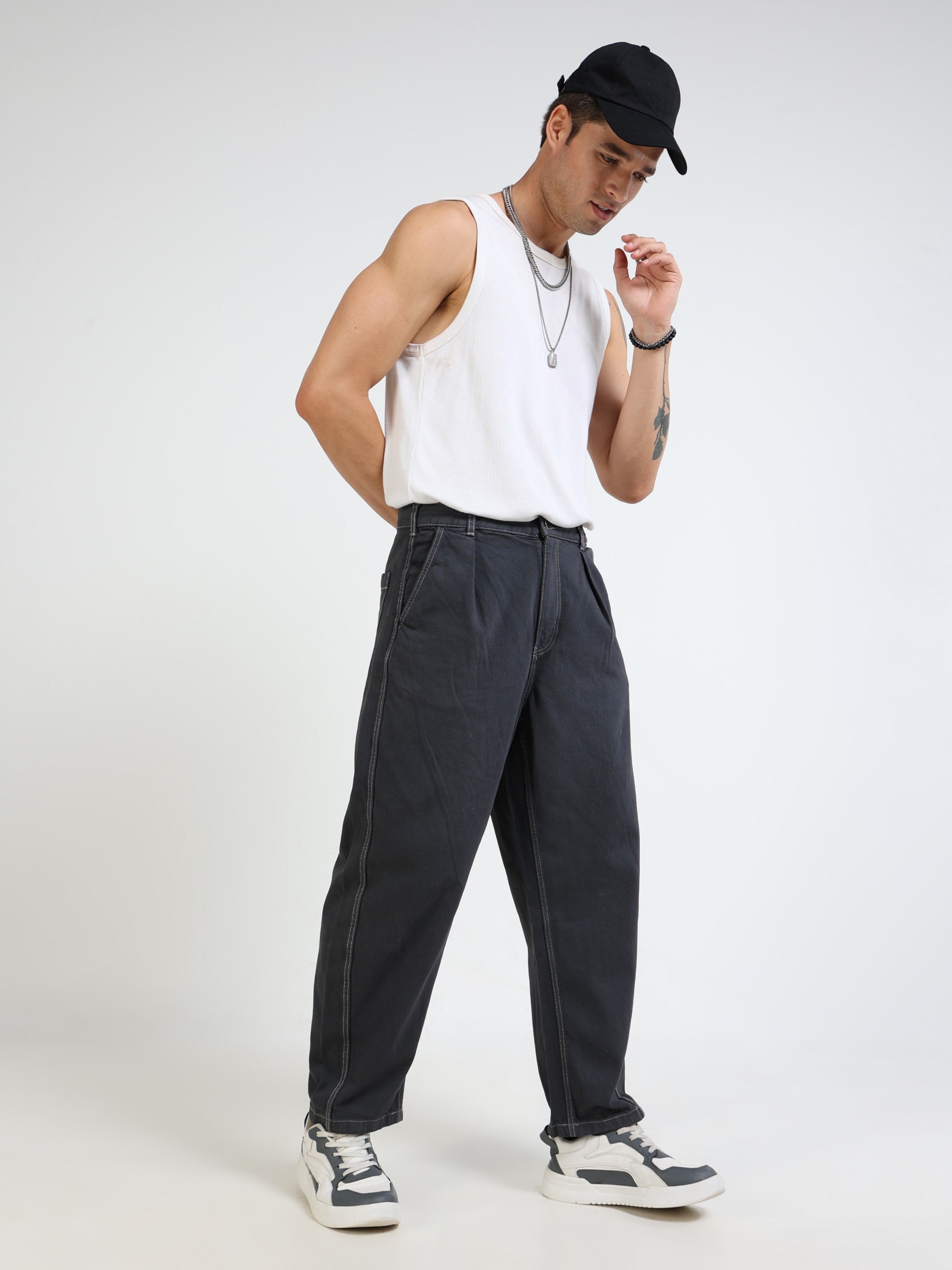 Men Black Baagy Fit Denim