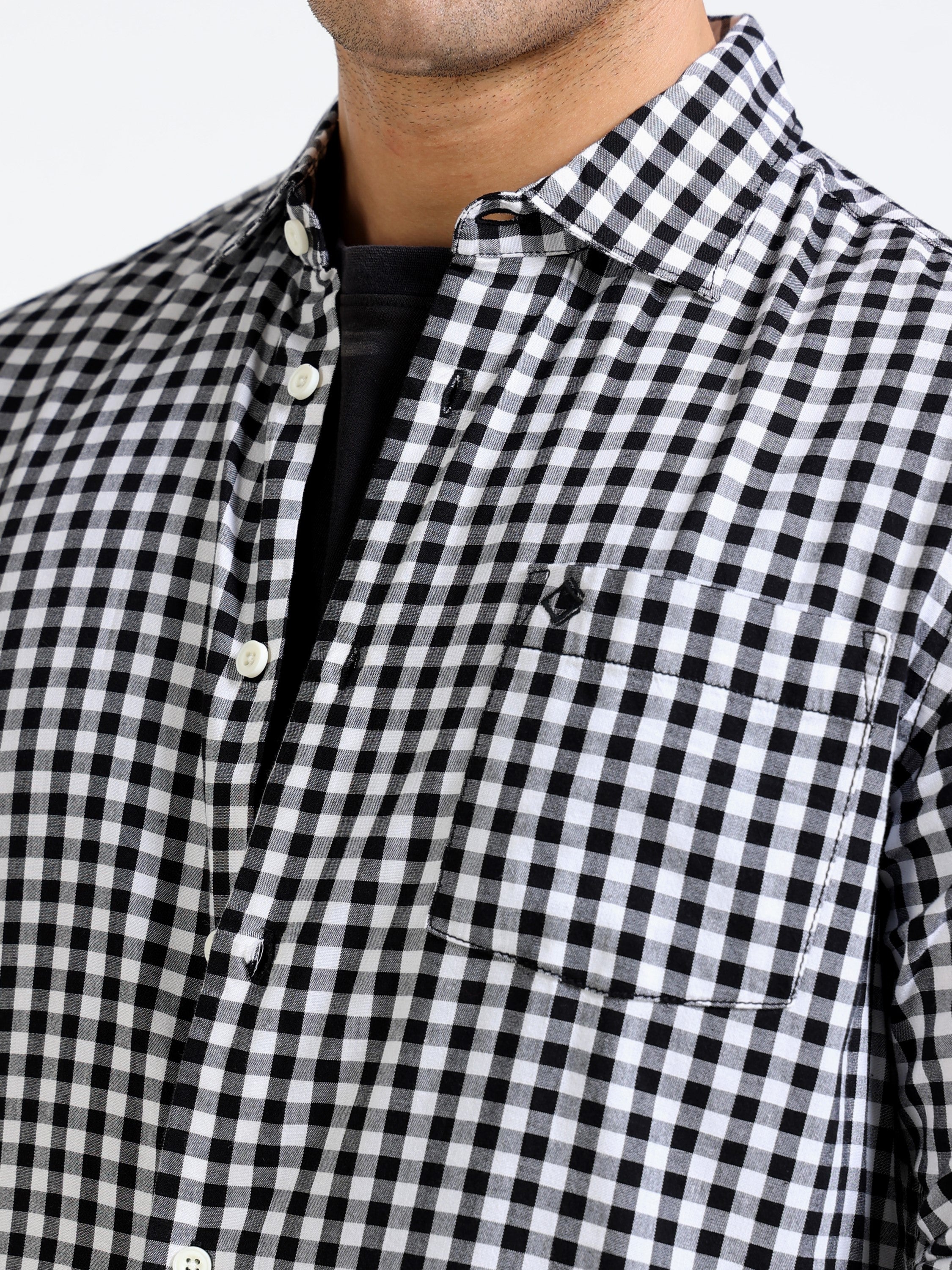 Men Black & White Check Full Sleeve Shirt