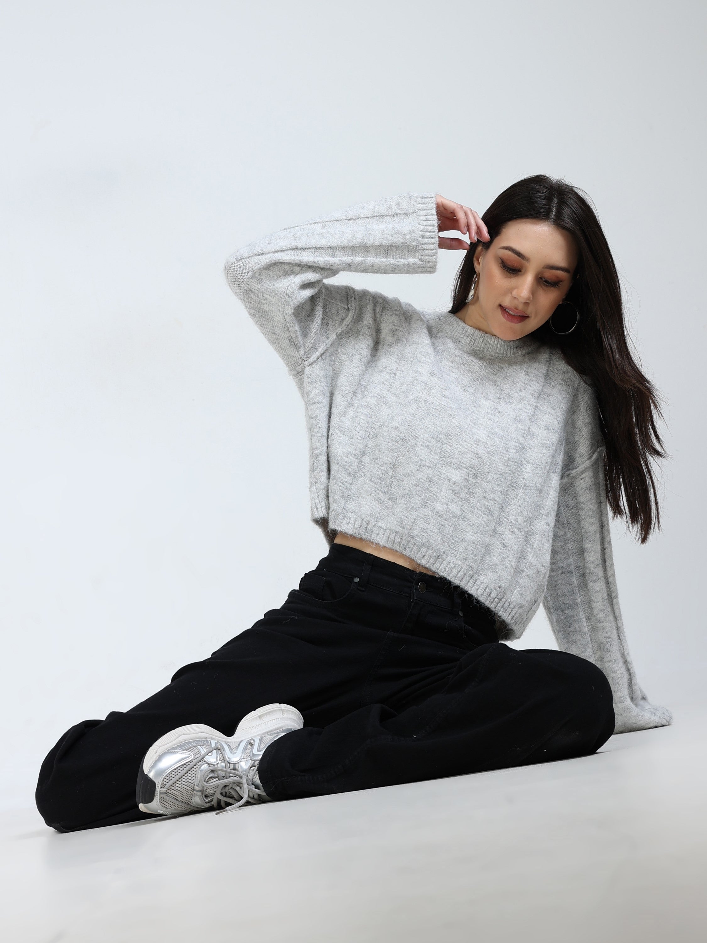 Women Grey Solid Crew Neck Baggy Sweater