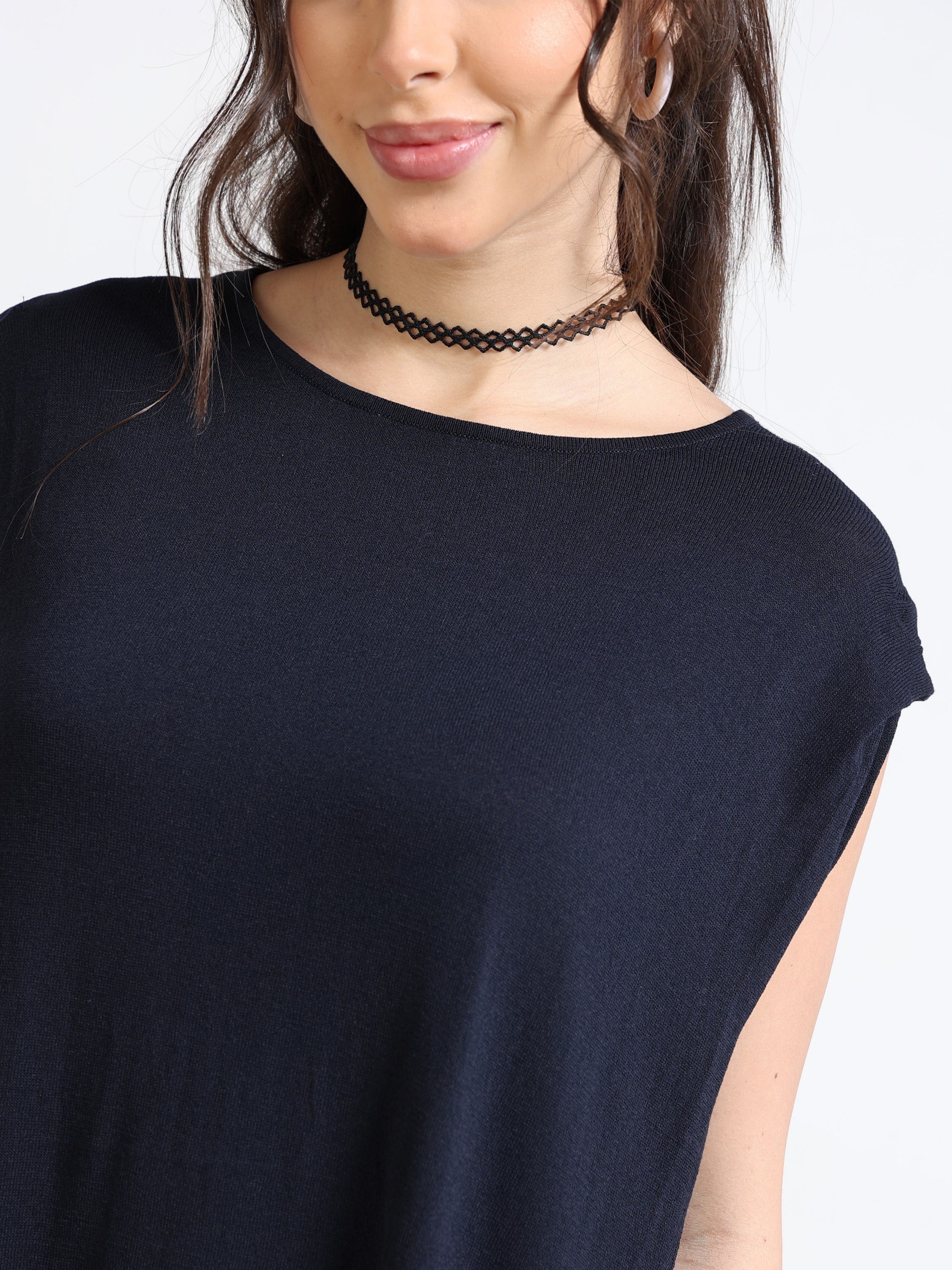 Women Black Knitted High Low Hem Top