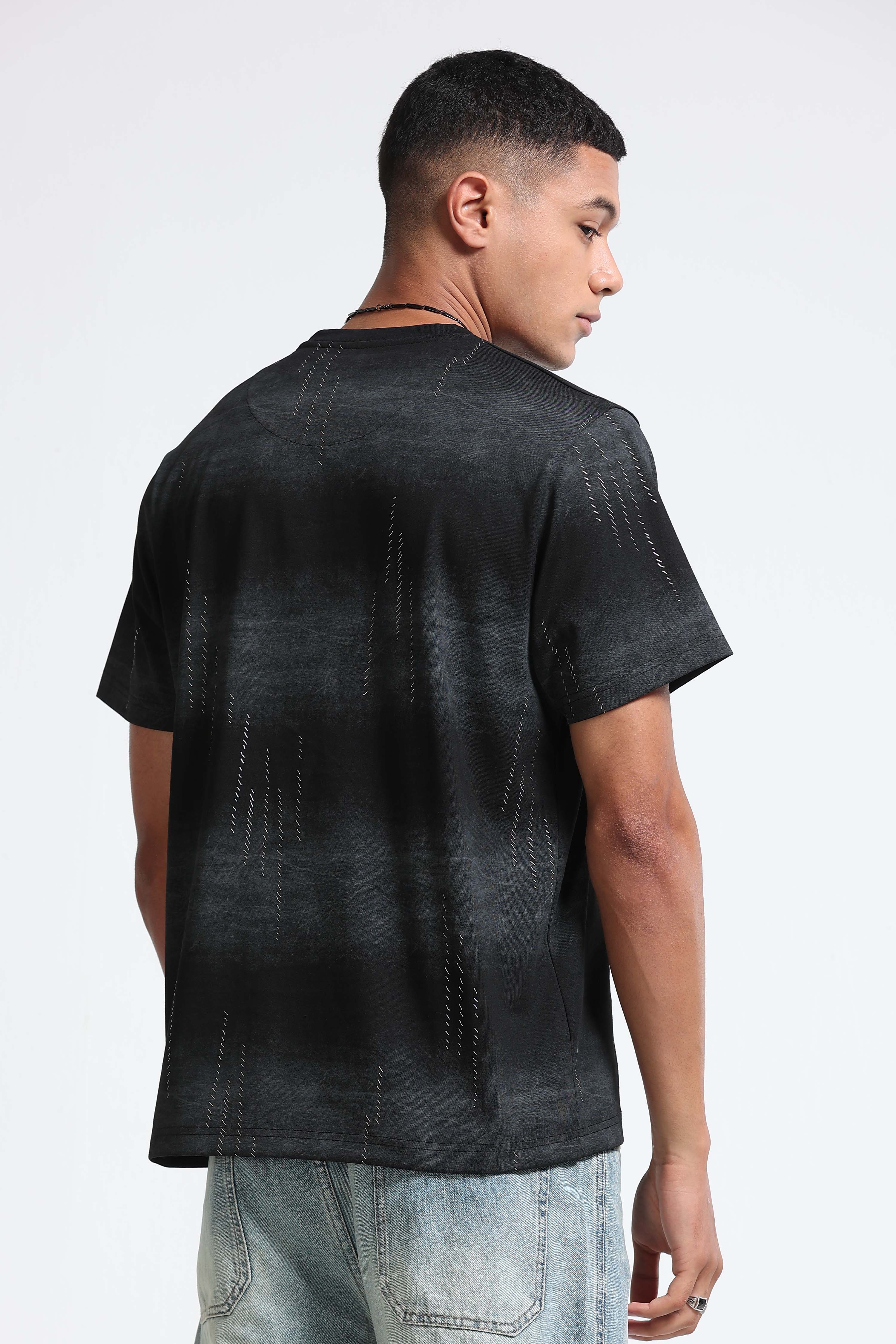 Men Black Minimal Textured T-Shirt