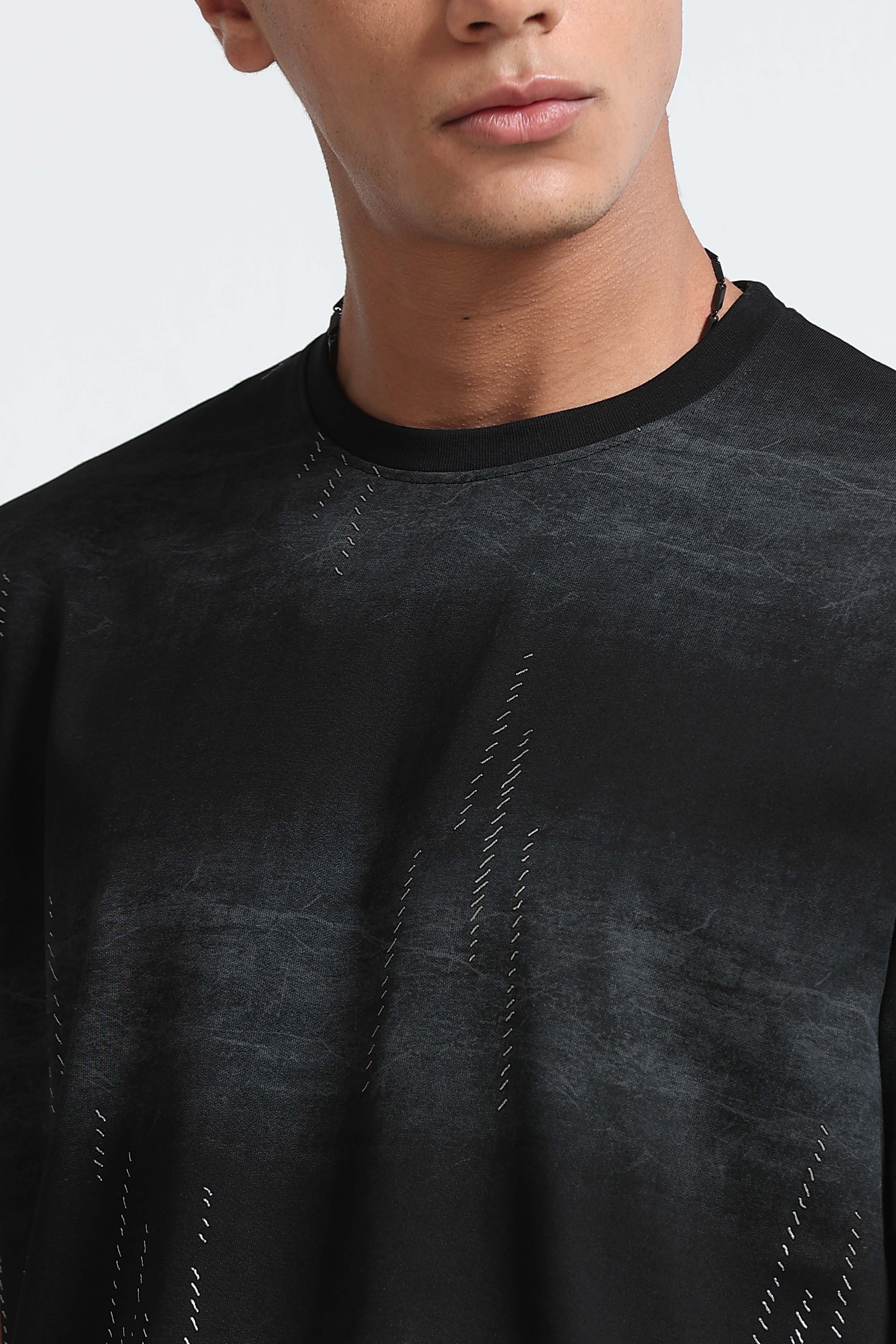 Men Black Minimal Textured T-Shirt