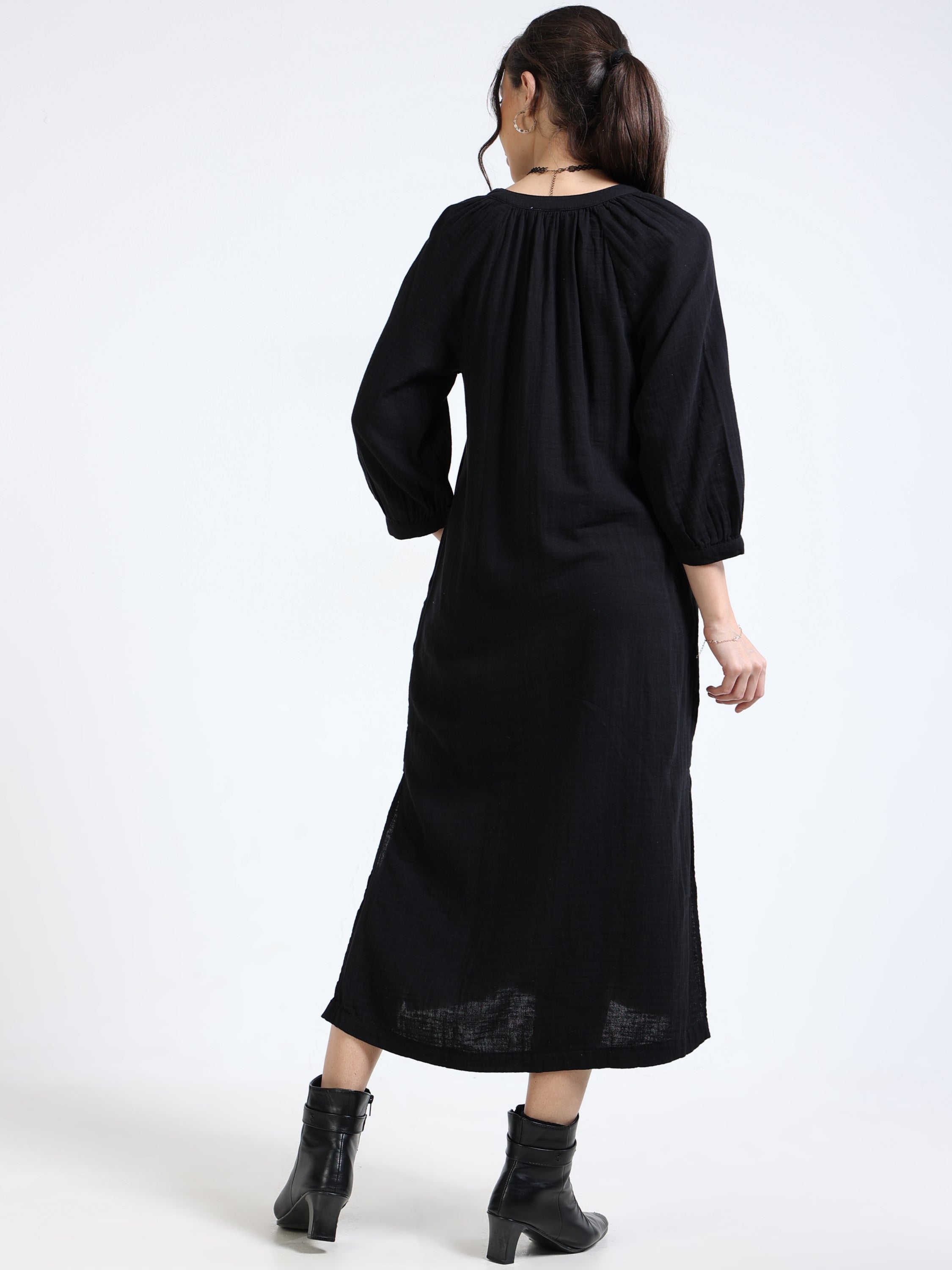 Women Black Oversized Double cloth dress