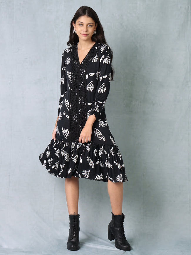 Women Black & White Printed Comfort Fit Dress