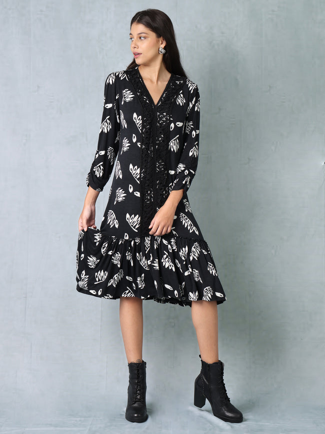 Women Black & White Printed Comfort Fit Dress