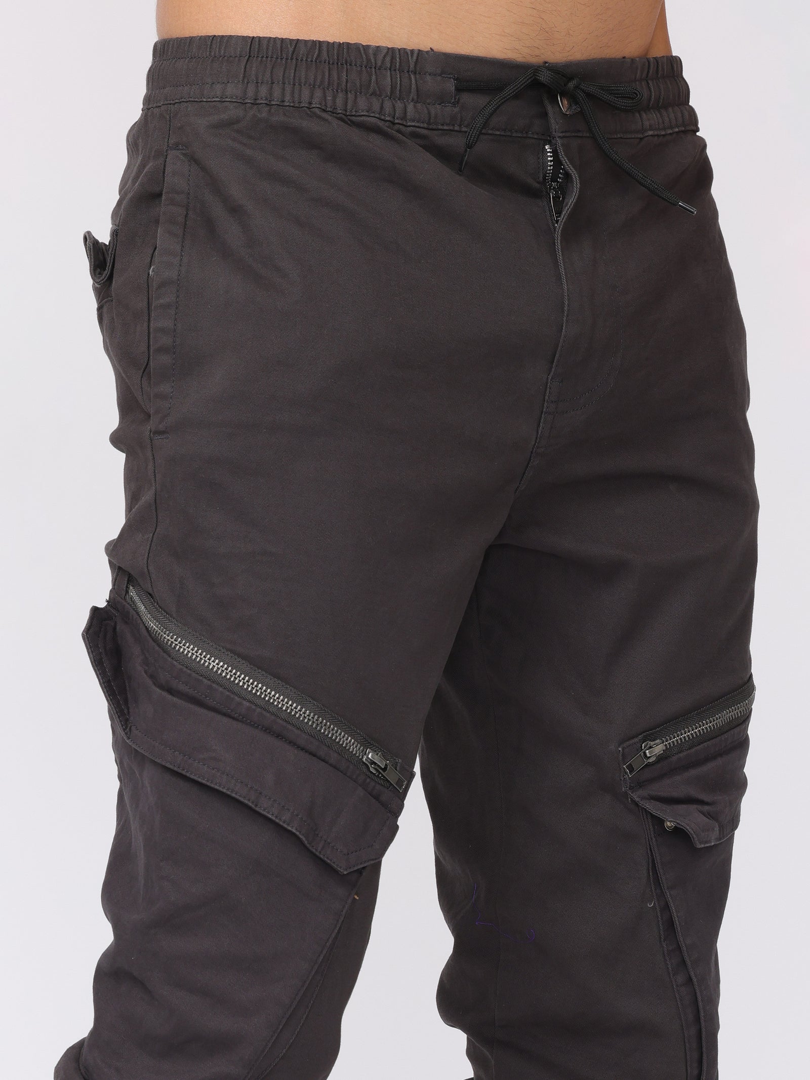 Men Black Regular Fit Cargo Pants