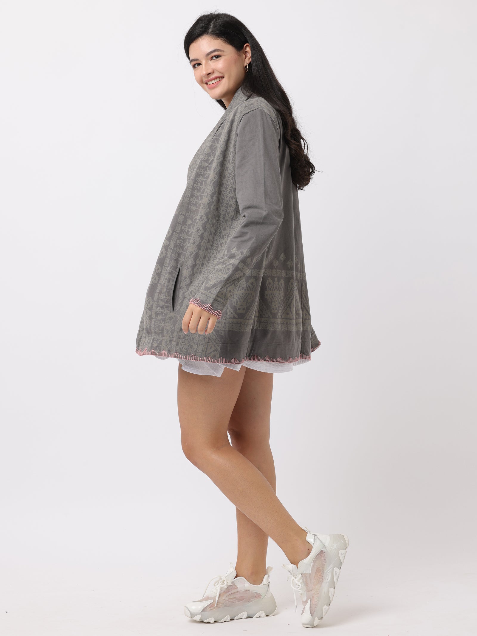 Women Grey Relaxed Fit Printed Shrug