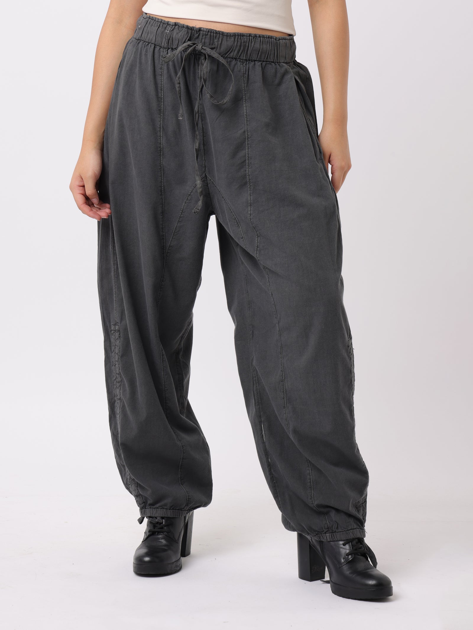 Women Black Flared Comfort Fit Cargo Pants