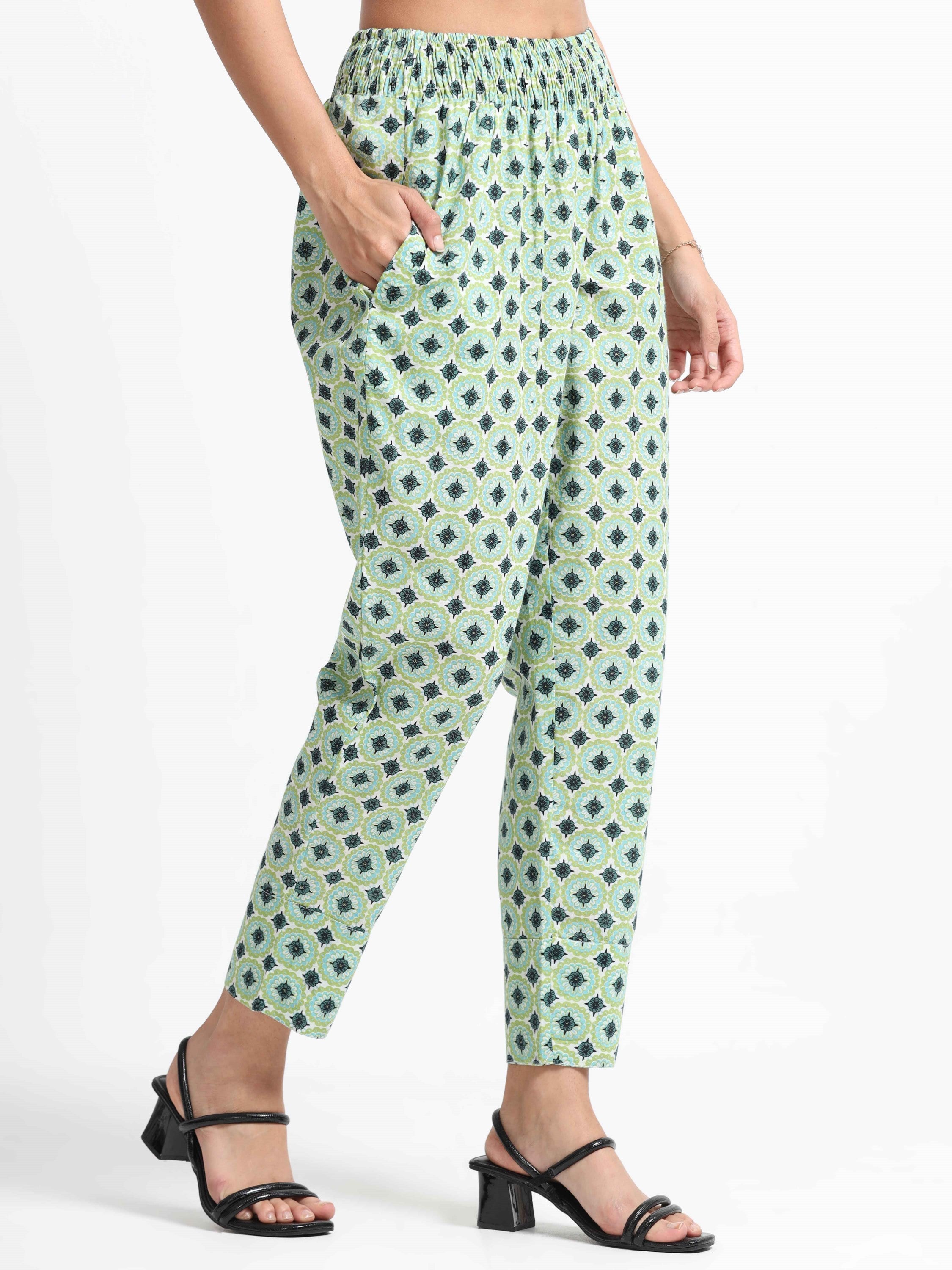 Women Floral Printed Relaxed Pants