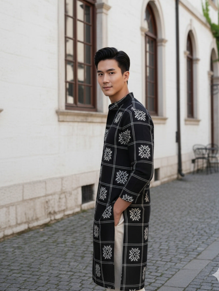 Men Black Embroidered Kurta