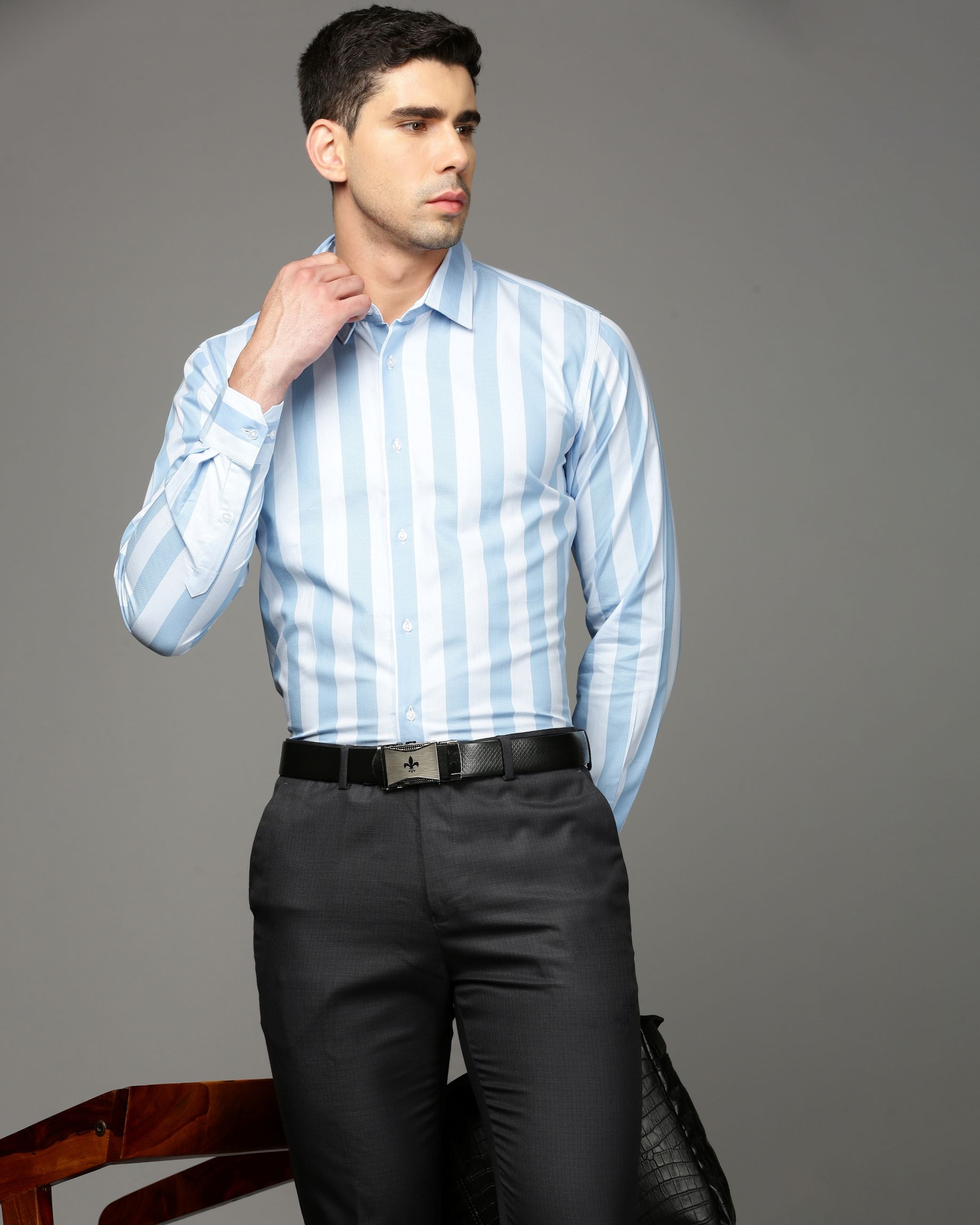 Men Blue Cotton Blend Slim Shirt