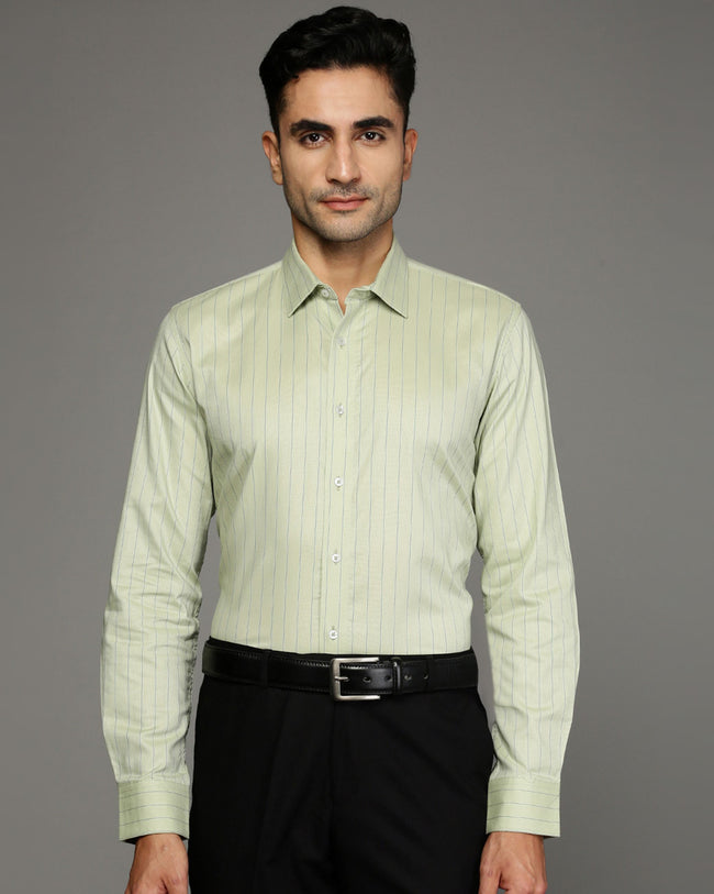 Men Green Cotton Blend Slim Shirt