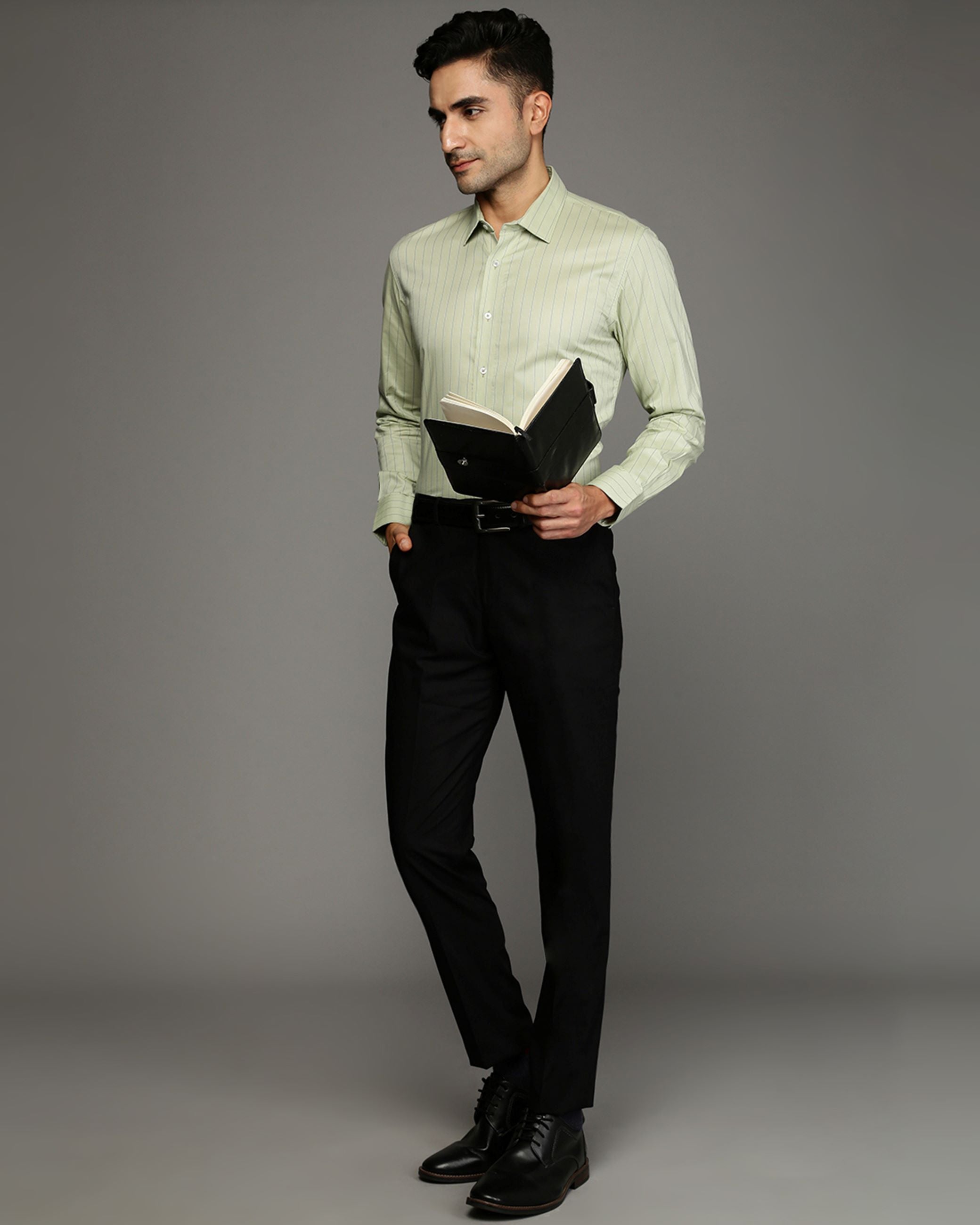 Men Green Cotton Blend Slim Shirt