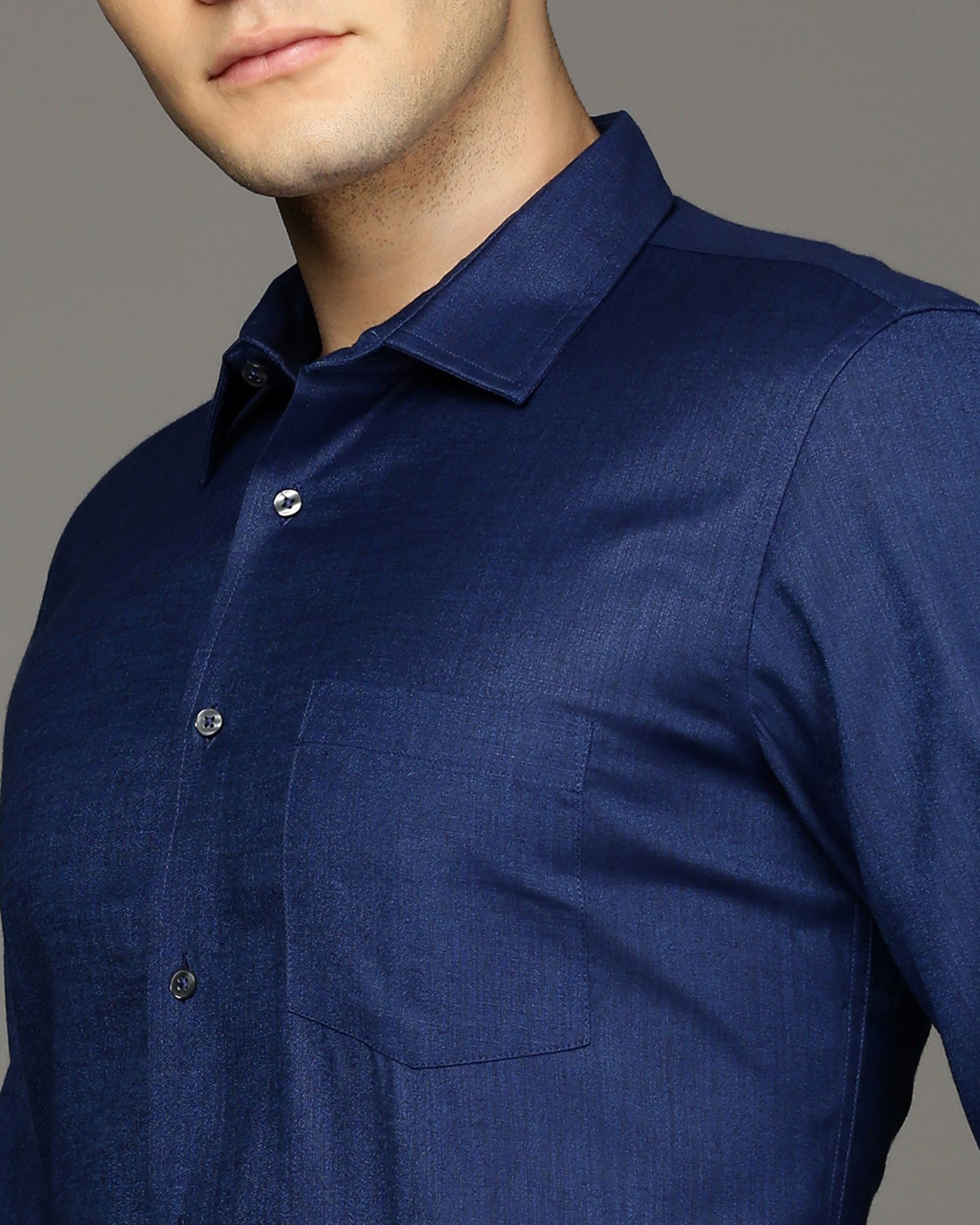 Men Navy Blue Cotton Blend Slim Shirt