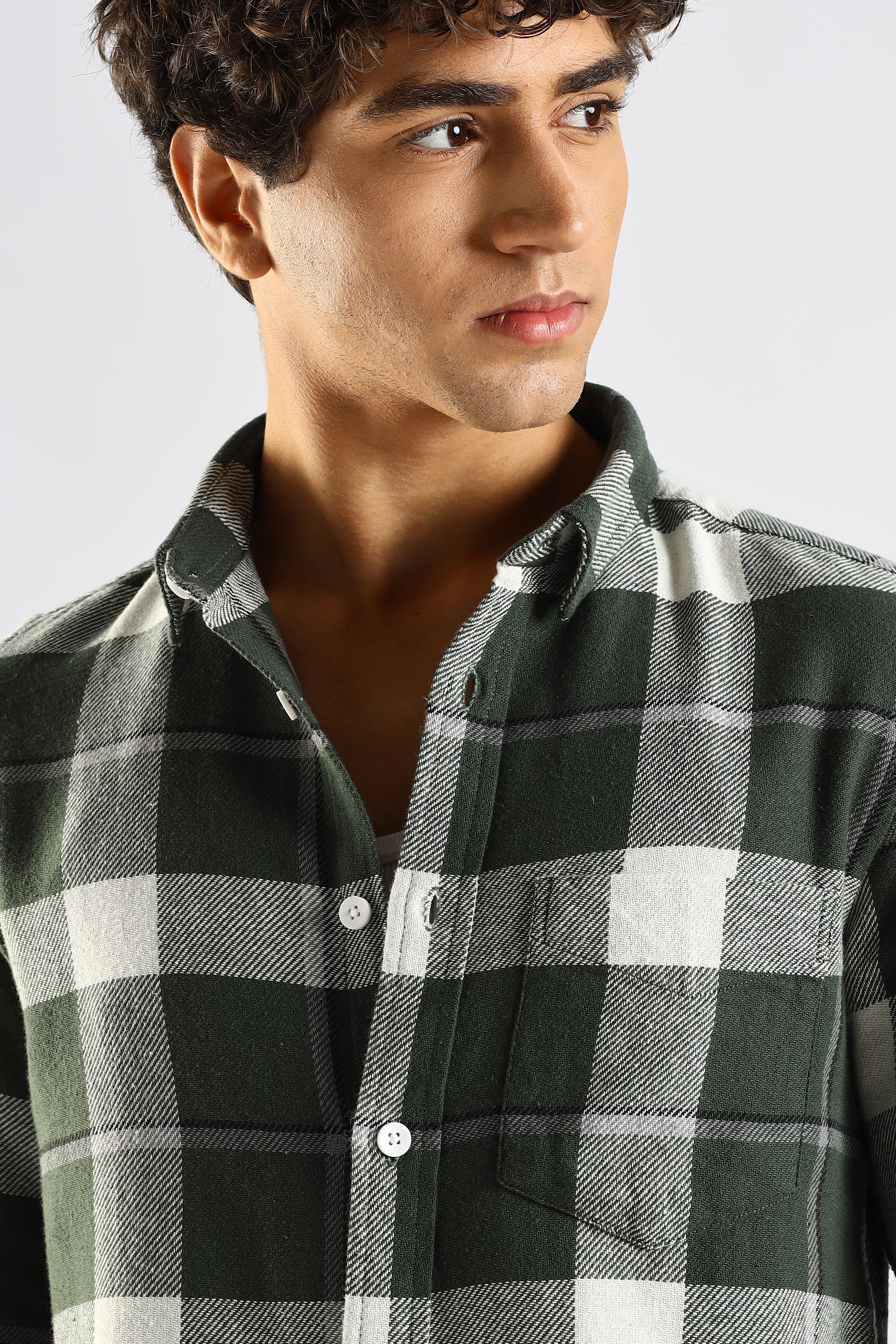 Men Green Cotton Blend Slim Checked Shirt