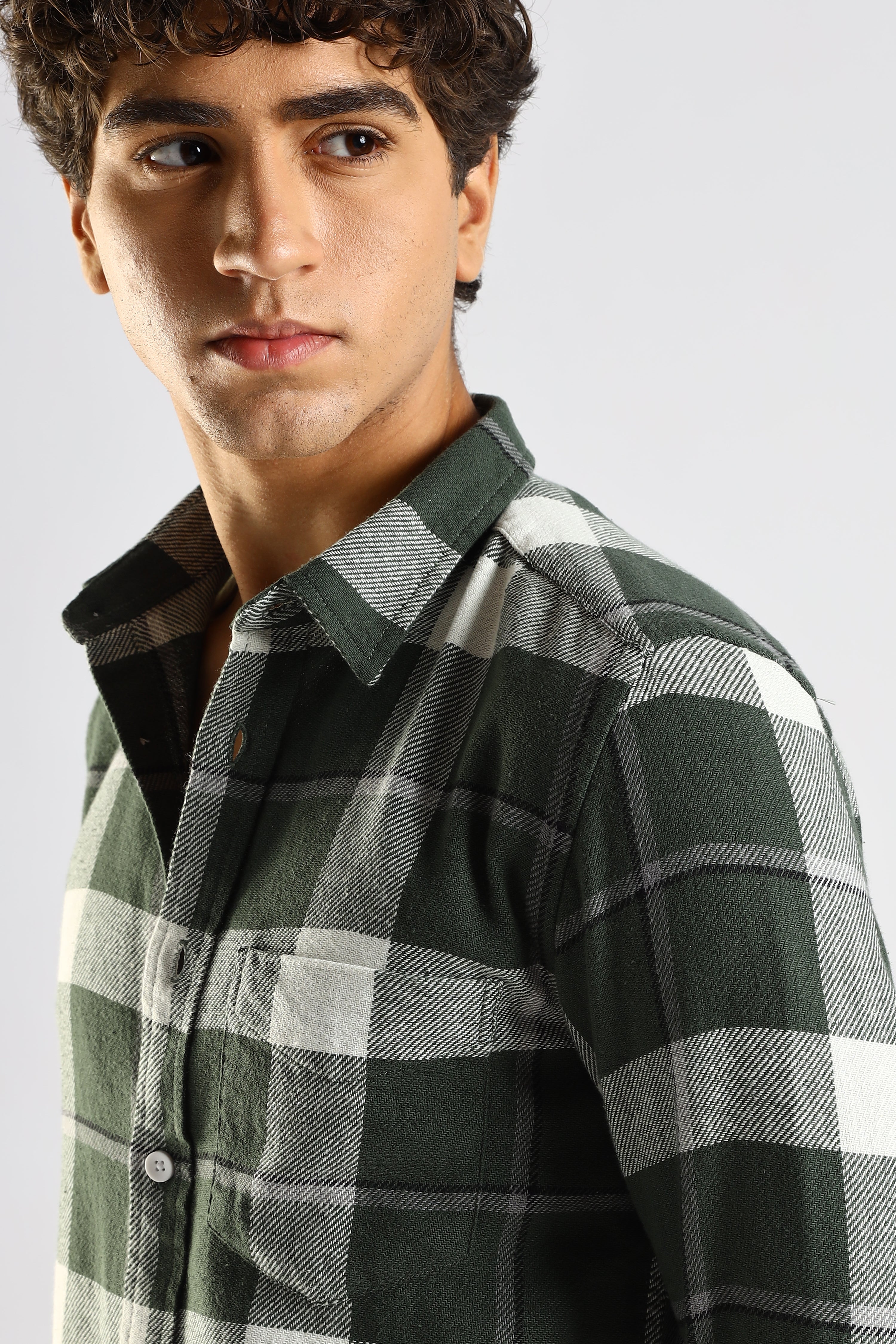Men Green Cotton Blend Slim Checked Shirt