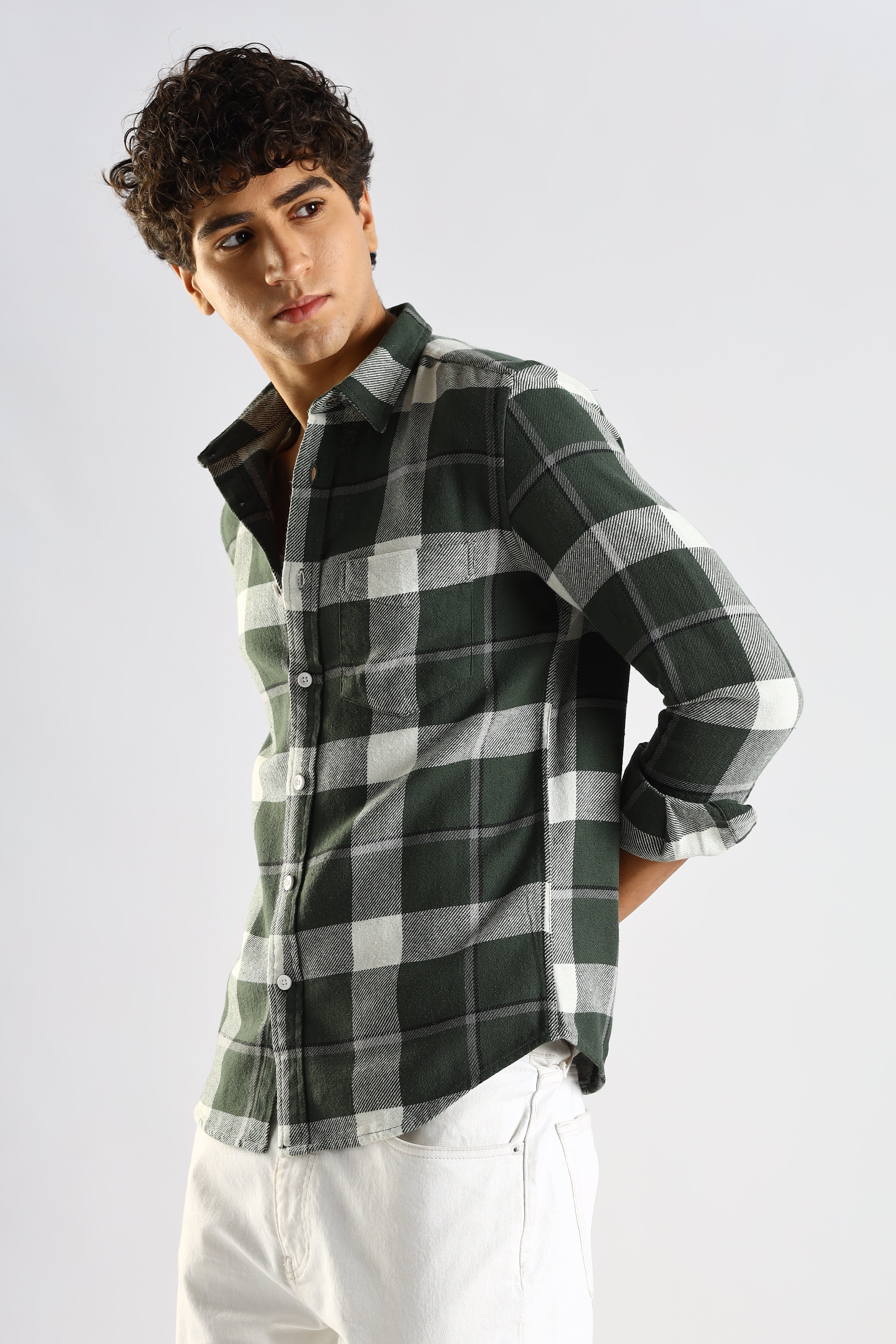 Men Green Cotton Blend Slim Checked Shirt