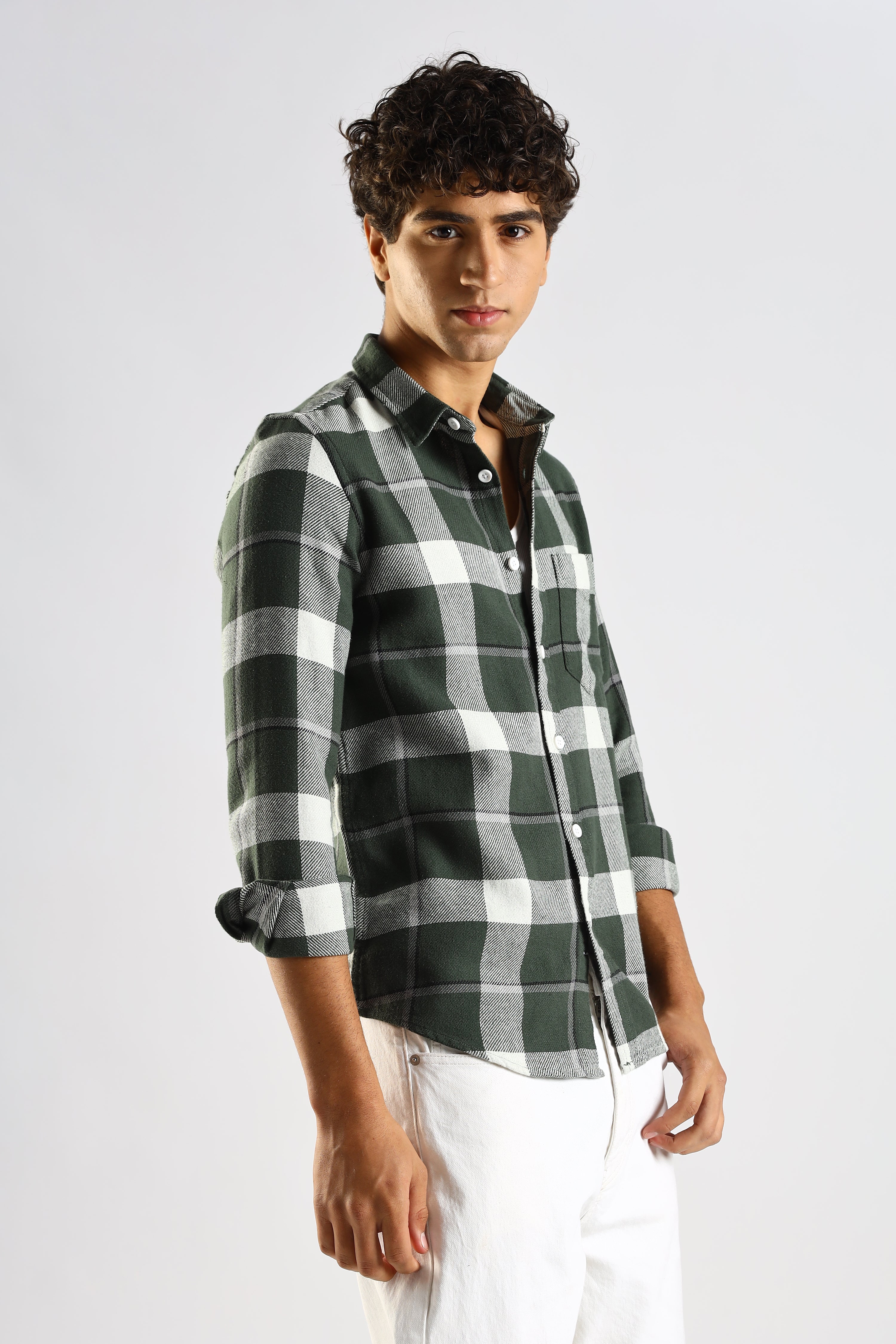 Men Green Cotton Blend Slim Checked Shirt