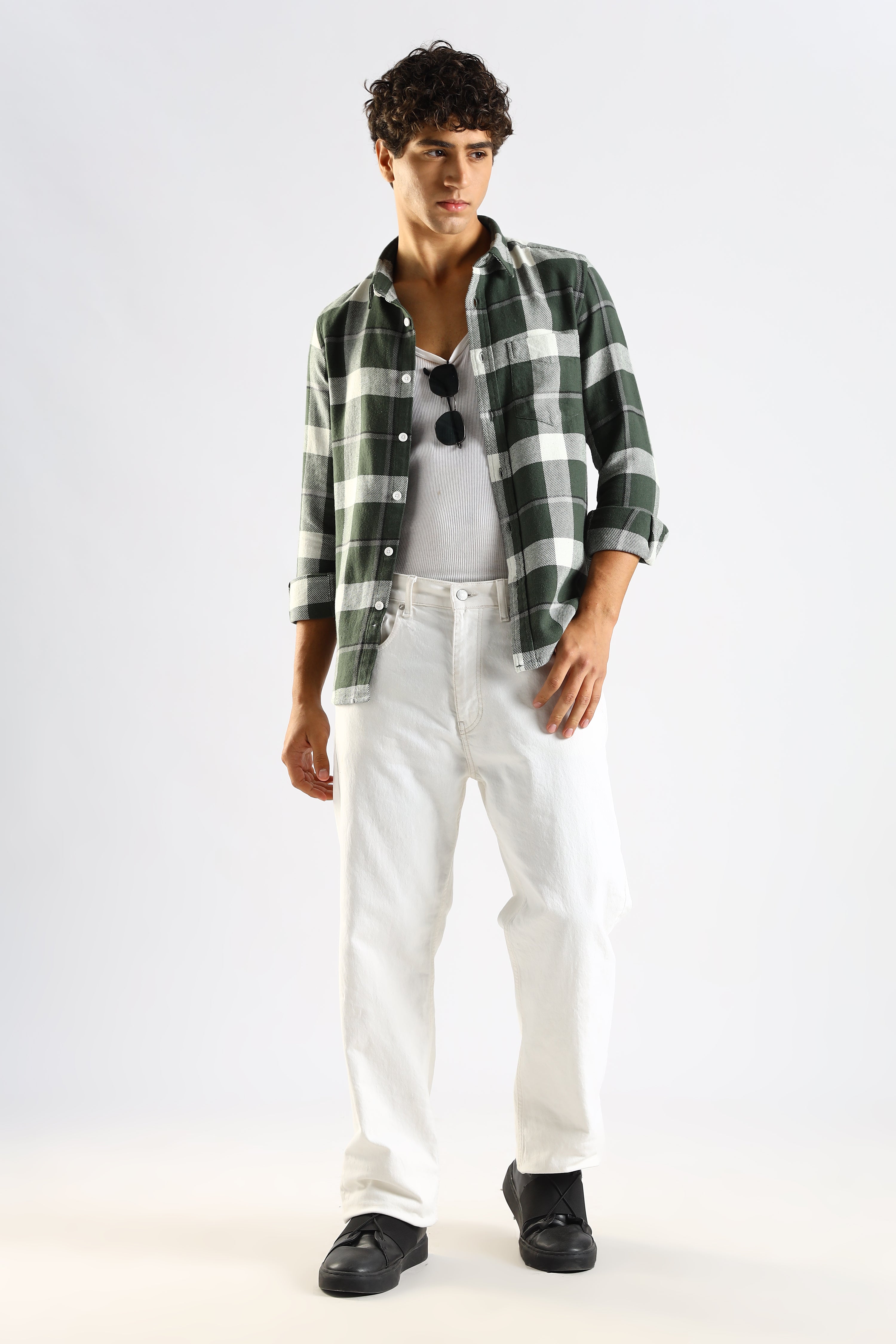 Men Green Cotton Blend Slim Checked Shirt