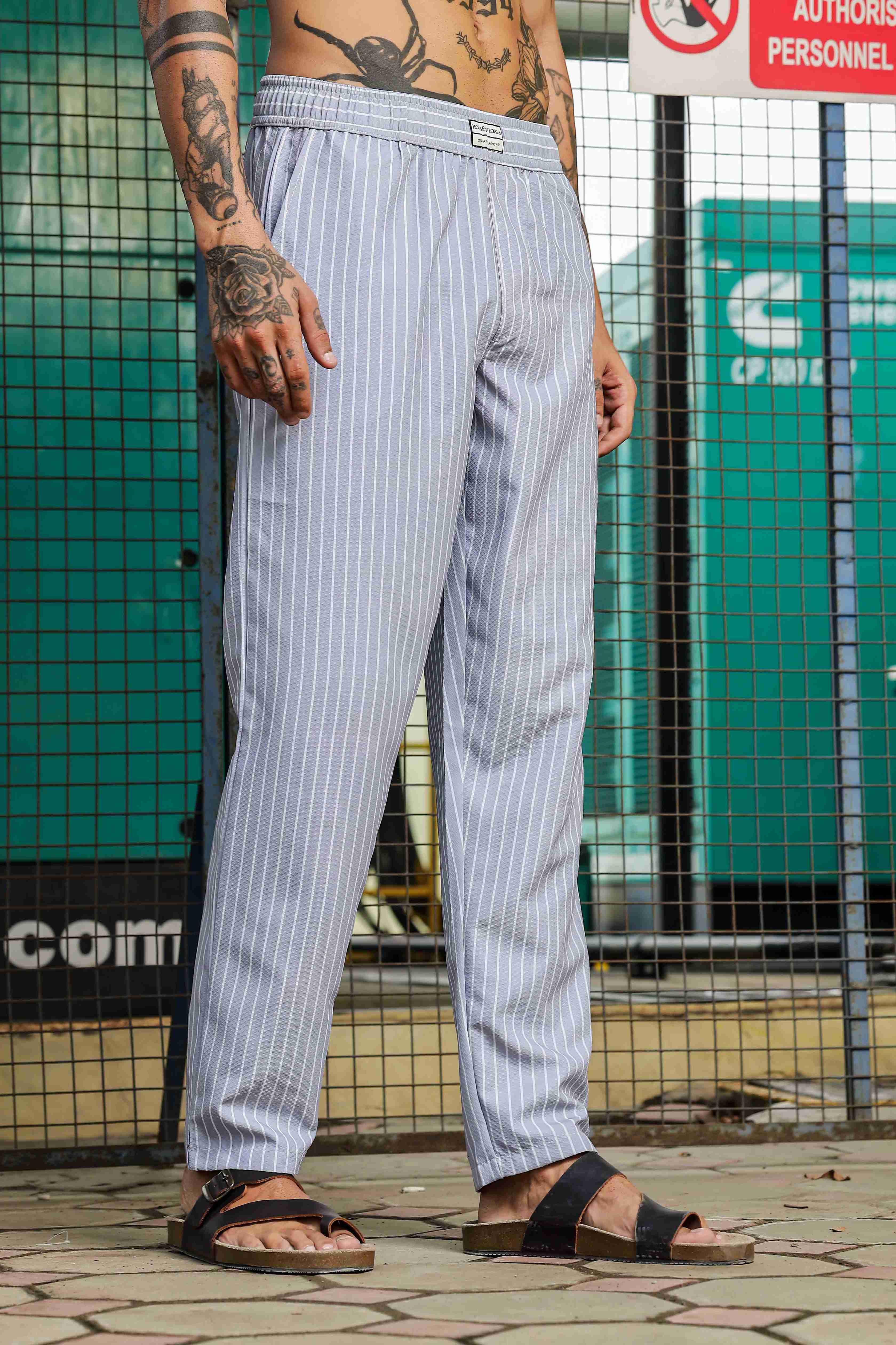 Men Grey Relaxed Fit Pants