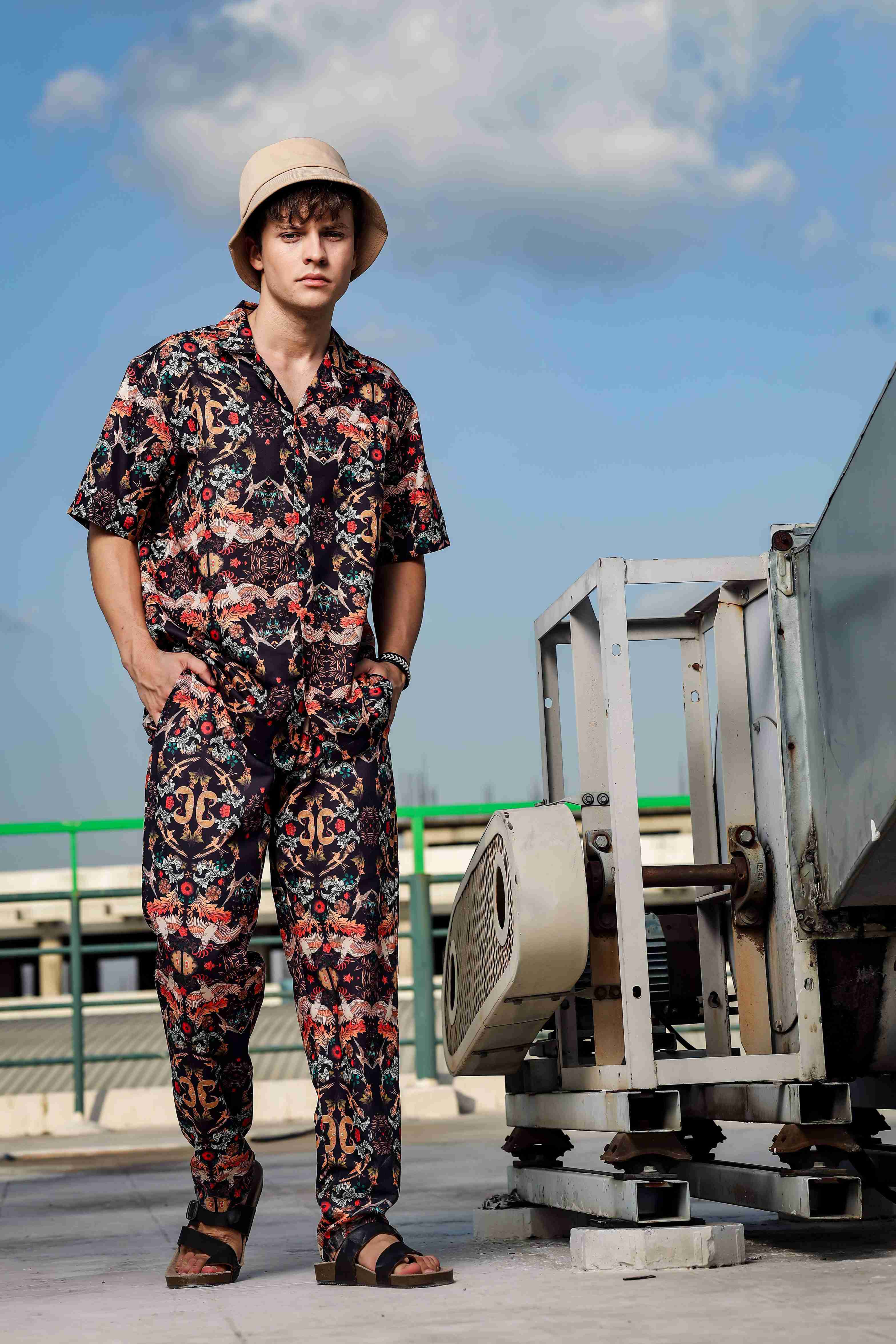 Men Black Abstract Print Pants