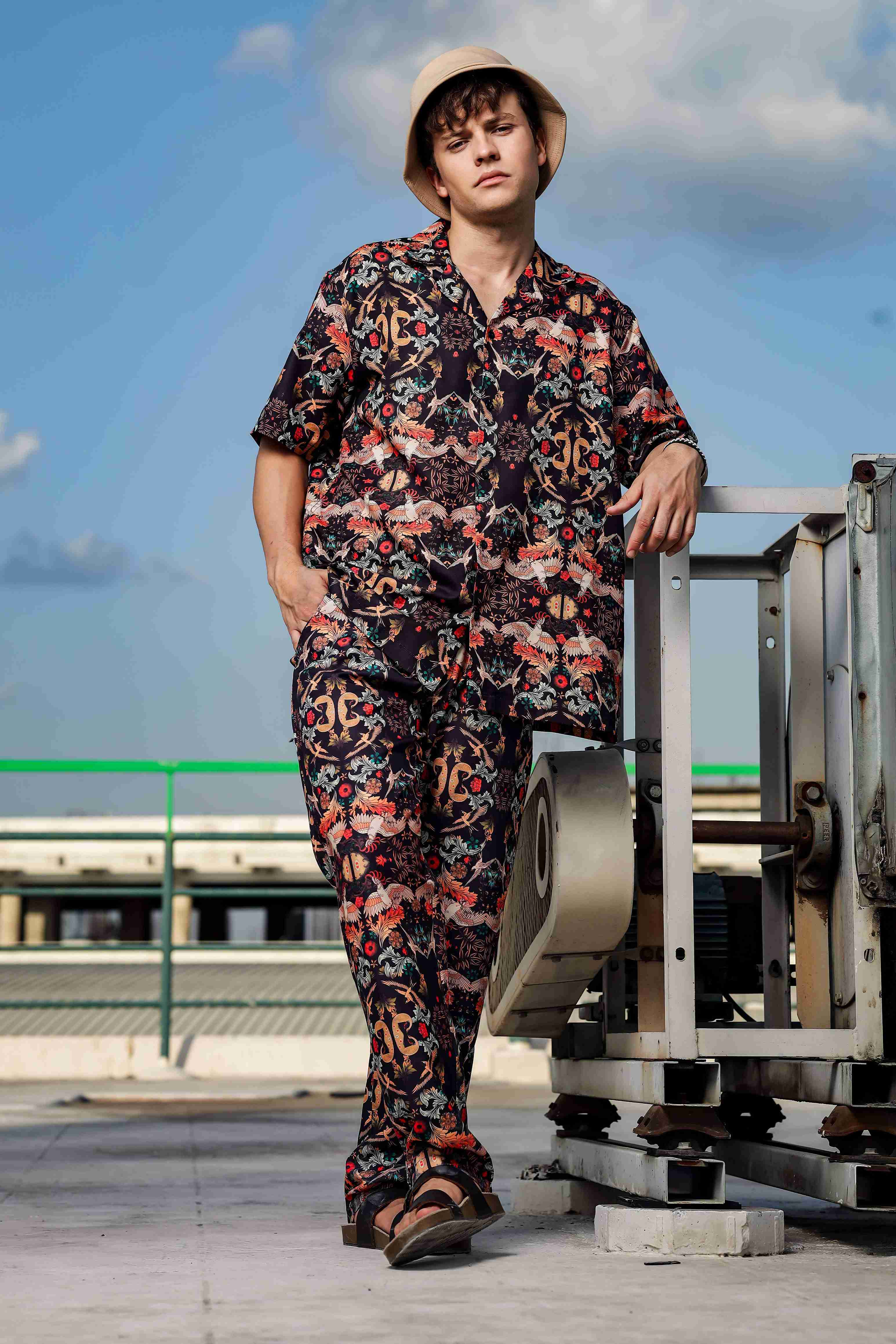 Men Black Abstract Print Pants