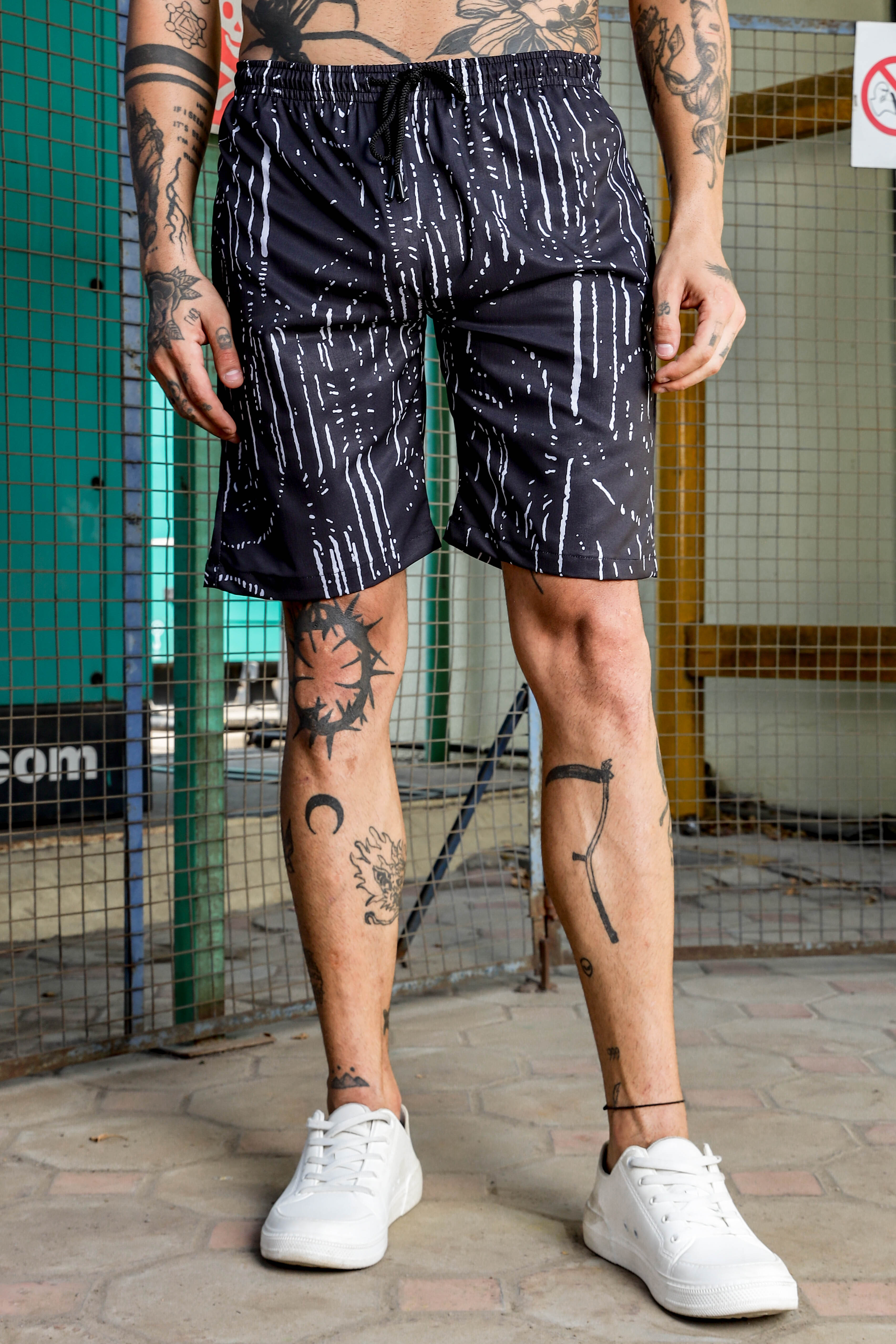 Men Black Geometric Print Shorts