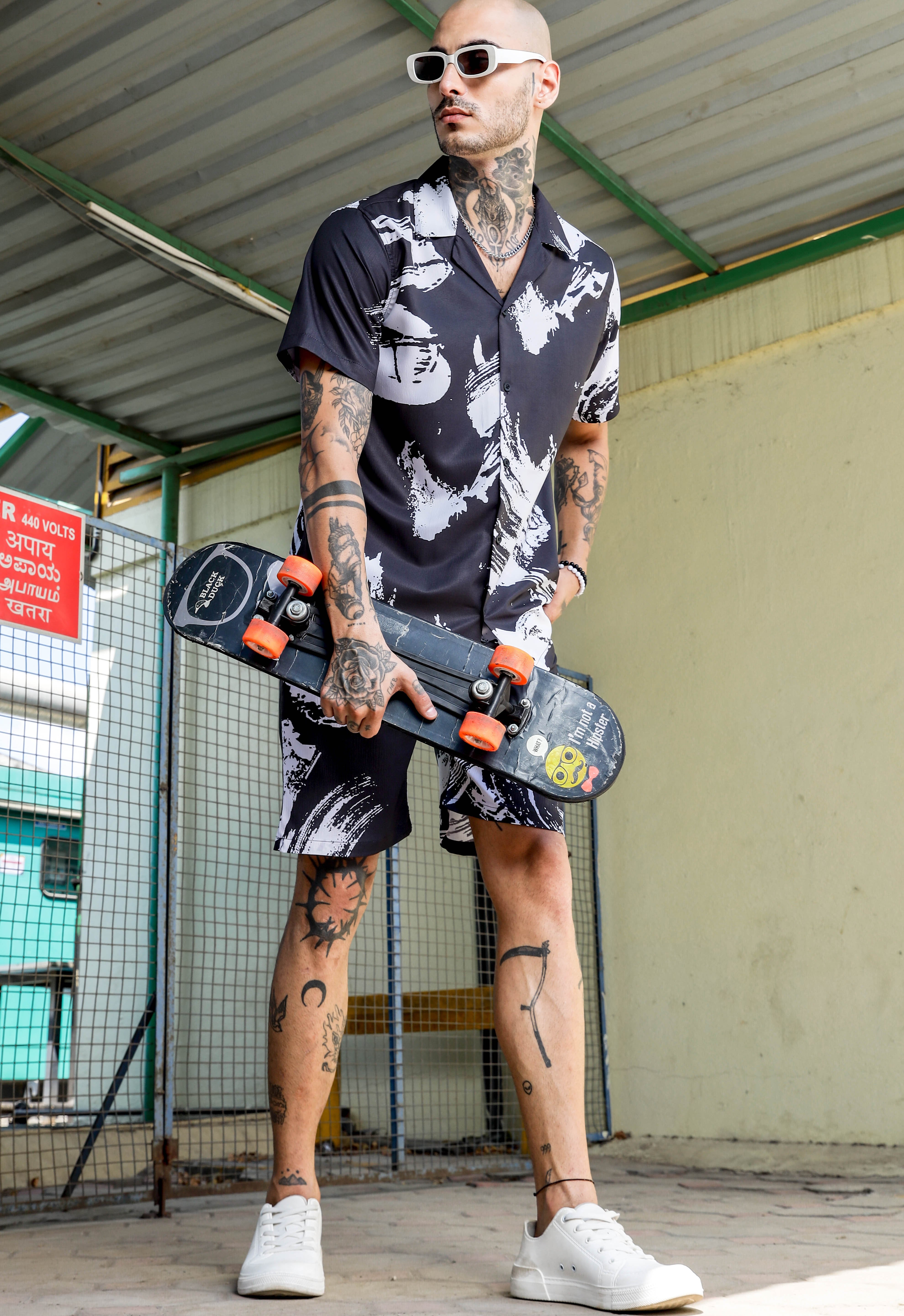 Men Black Abstract Print Shorts