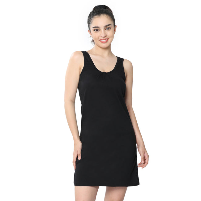 Relaxed Fit Scoop Neck Broad Shoulder Kurta Slip