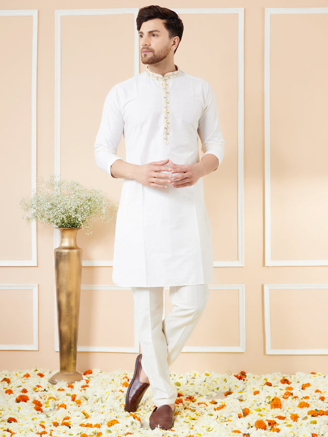 Men Cream Solid Cotton Straight Kurta With Emboridered Neckline