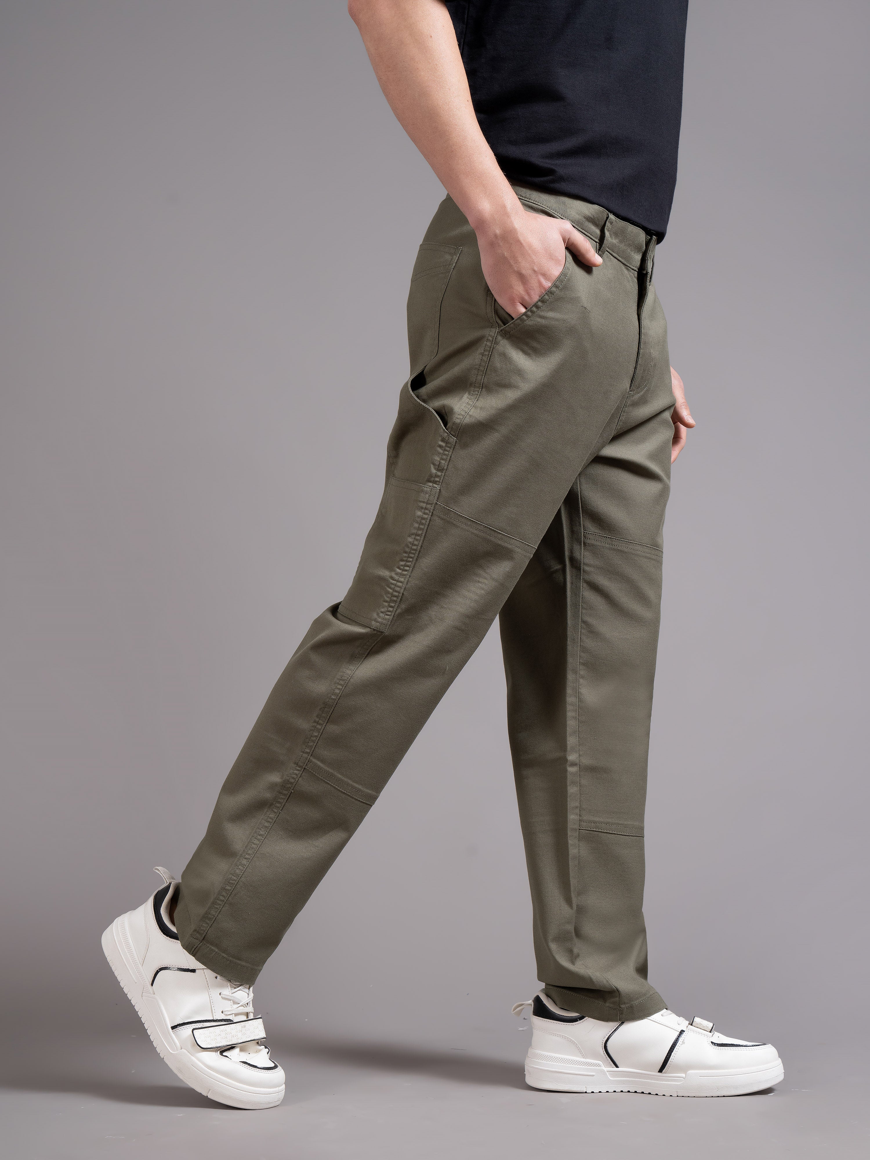 Men Green Straight Fit Cargo Trouser